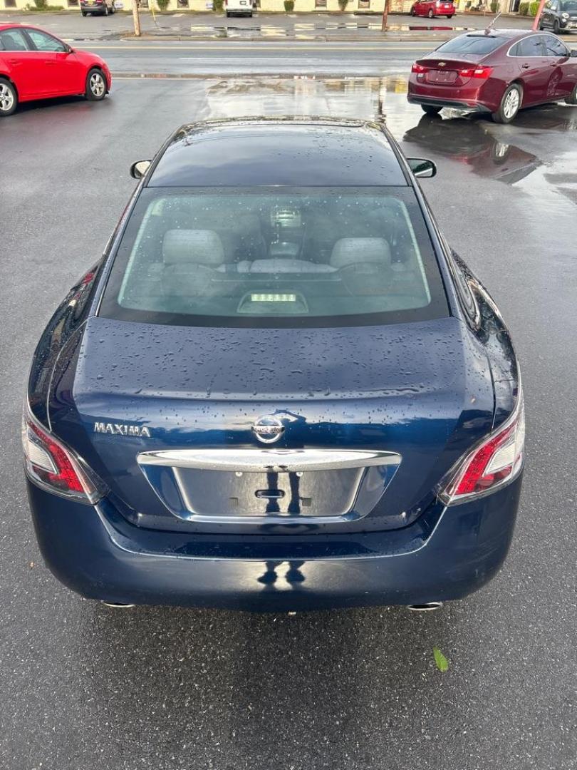 2014 BLUE NISSAN MAXIMA S (1N4AA5AP7EC) with an 3.5L engine, Automatic transmission, located at 2514 Williamson Rd NE, Roanoke, VA, 24012, (540) 265-7770, 37.294636, -79.936249 - Photo#3