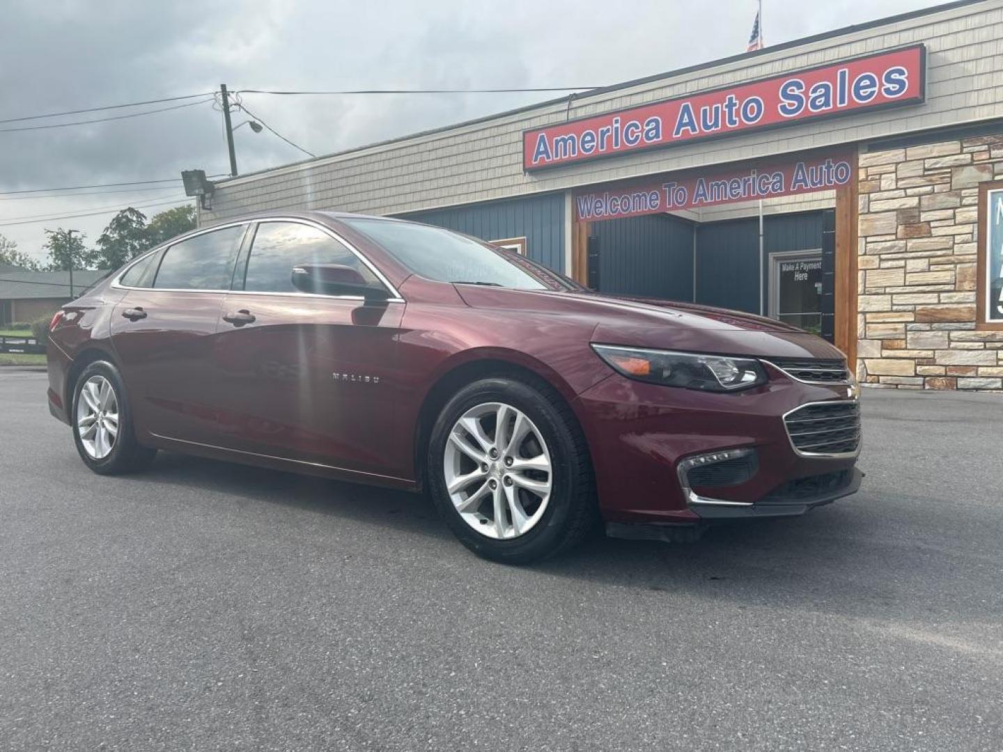 2016 BURGUN CHEVROLET MALIBU LT (1G1ZE5ST1GF) with an 1.5L engine, Automatic transmission, located at 2514 Williamson Rd NE, Roanoke, VA, 24012, (540) 265-7770, 37.294636, -79.936249 - Photo#0