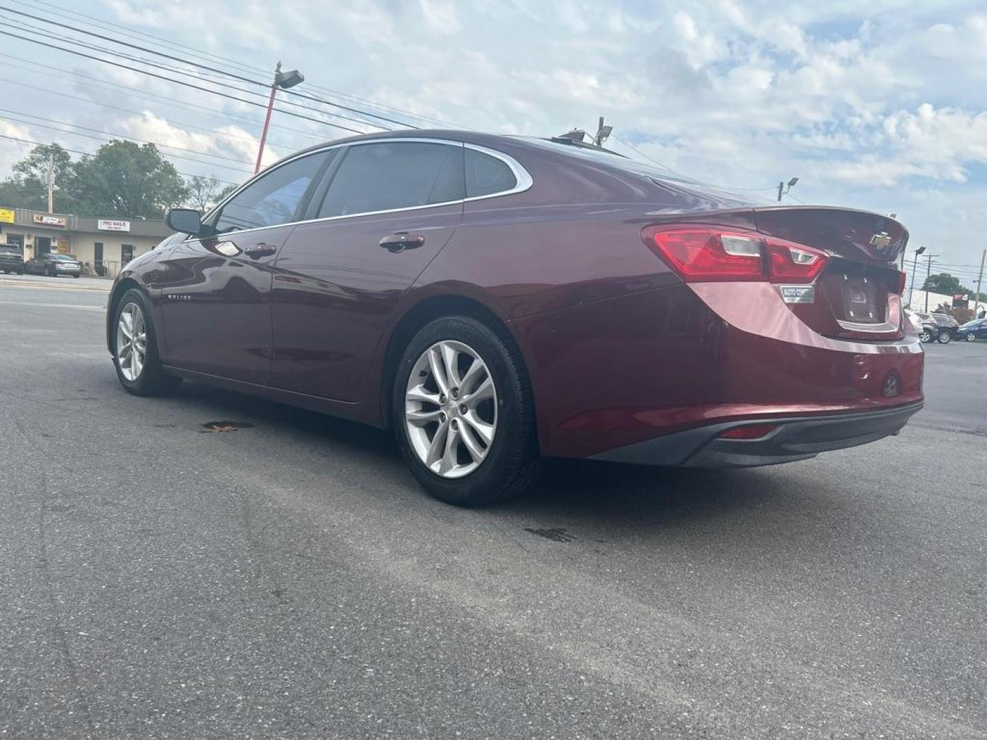 2016 BURGUN CHEVROLET MALIBU LT (1G1ZE5ST1GF) with an 1.5L engine, Automatic transmission, located at 2514 Williamson Rd NE, Roanoke, VA, 24012, (540) 265-7770, 37.294636, -79.936249 - Photo#1