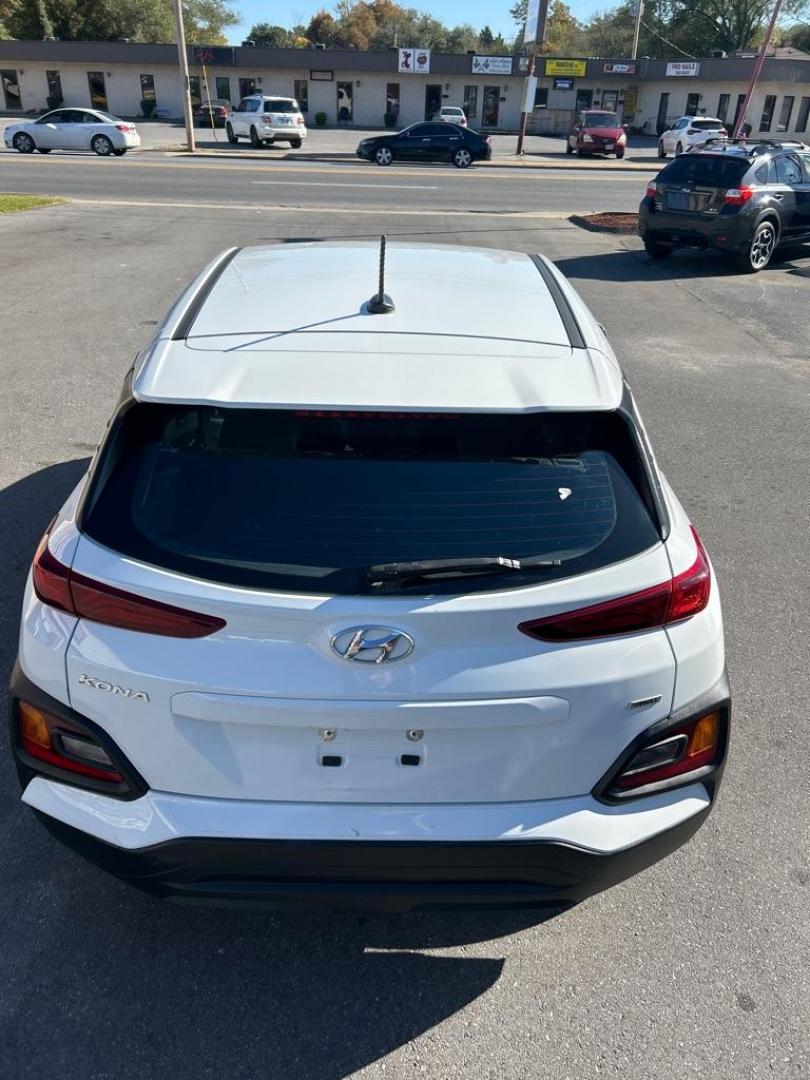 2018 WHITE HYUNDAI KONA SE (KM8K1CAAXJU) with an 2.0L engine, Automatic transmission, located at 2514 Williamson Rd NE, Roanoke, VA, 24012, (540) 265-7770, 37.294636, -79.936249 - NO CREDIT CHECK FINANCING WITH ONLY $3800 DOWN PAYMENT!!!! Check out our website www.needausedvehicle.com for our No Credit Check/ In House Financing options!! No Credit Check Available!!! In House Financing Available!!! All Clean Title Vehicles (no Salvaged or flooded vehicles ever on our lot)! - Photo#3