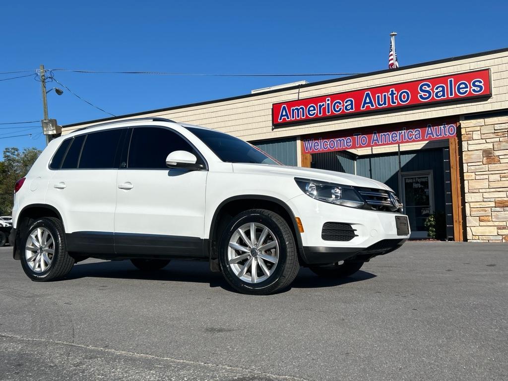 photo of 2017 VOLKSWAGEN TIGUAN WOLFSBURG