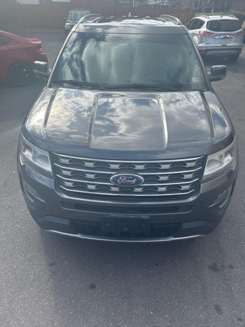 2016 GRAY FORD EXPLORER XLT (1FM5K8D85GG) with an 3.5L engine, Automatic transmission, located at 2514 Williamson Rd NE, Roanoke, VA, 24012, (540) 265-7770, 37.294636, -79.936249 - Photo#1