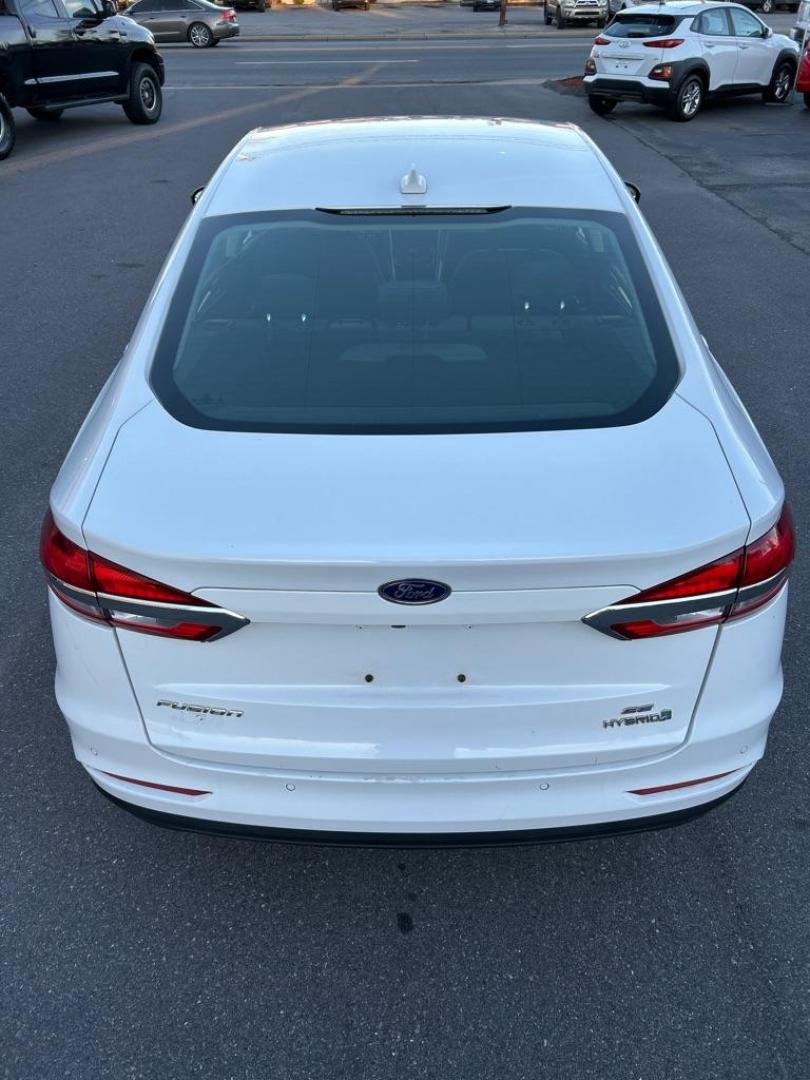 2019 WHITE FORD FUSION SE (3FA6P0LU5KR) with an 2.0L engine, Continuously Variable transmission, located at 2514 Williamson Rd NE, Roanoke, VA, 24012, (540) 265-7770, 37.294636, -79.936249 - NO CREDIT CHECK FINANCING WITH ONLY $3500 DOWN PAYMENT!!!! Check out our website www.needausedvehicle.com for our No Credit Check/ In House Financing options!! No Credit Check Available!!! In House Financing Available!!! All Clean Title Vehicles (no Salvaged or flooded vehicles ever on our lot)! - Photo#11