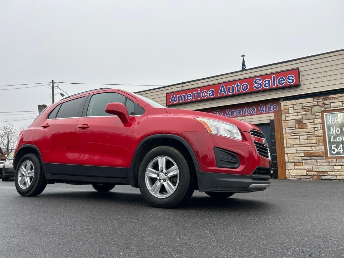 2016 RED CHEVROLET TRAX 1LT (KL7CJLSB2GB) with an 1.4L engine, Automatic transmission, located at 2514 Williamson Rd NE, Roanoke, VA, 24012, (540) 265-7770, 37.294636, -79.936249 - NO CREDIT CHECK FINANCING WITH ONLY $2000 DOWN PAYMENT!!!! Check out our website www.needausedvehicle.com for our No Credit Check/ In House Financing options!! No Credit Check Available!!! In House Financing Available!!! All Clean Title Vehicles (no Salvaged or flooded vehicles ever on our lot)! - Photo#0