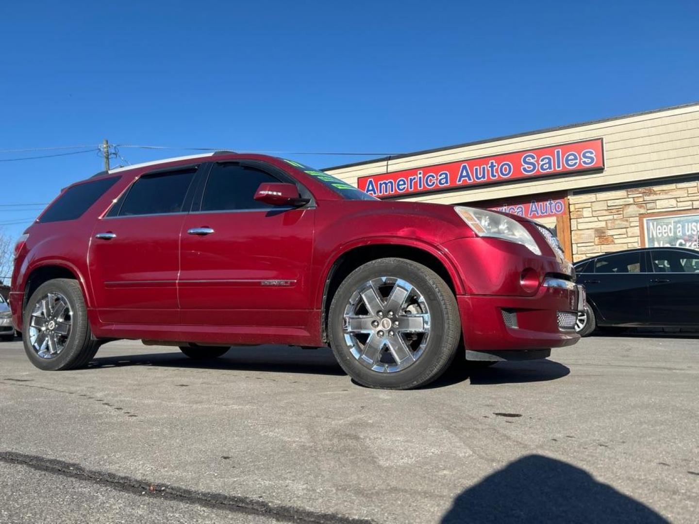 2011 RED GMC ACADIA DENALI (1GKKVTED7BJ) with an 3.6L engine, Automatic transmission, located at 2514 Williamson Rd NE, Roanoke, VA, 24012, (540) 265-7770, 37.294636, -79.936249 - Photo#0