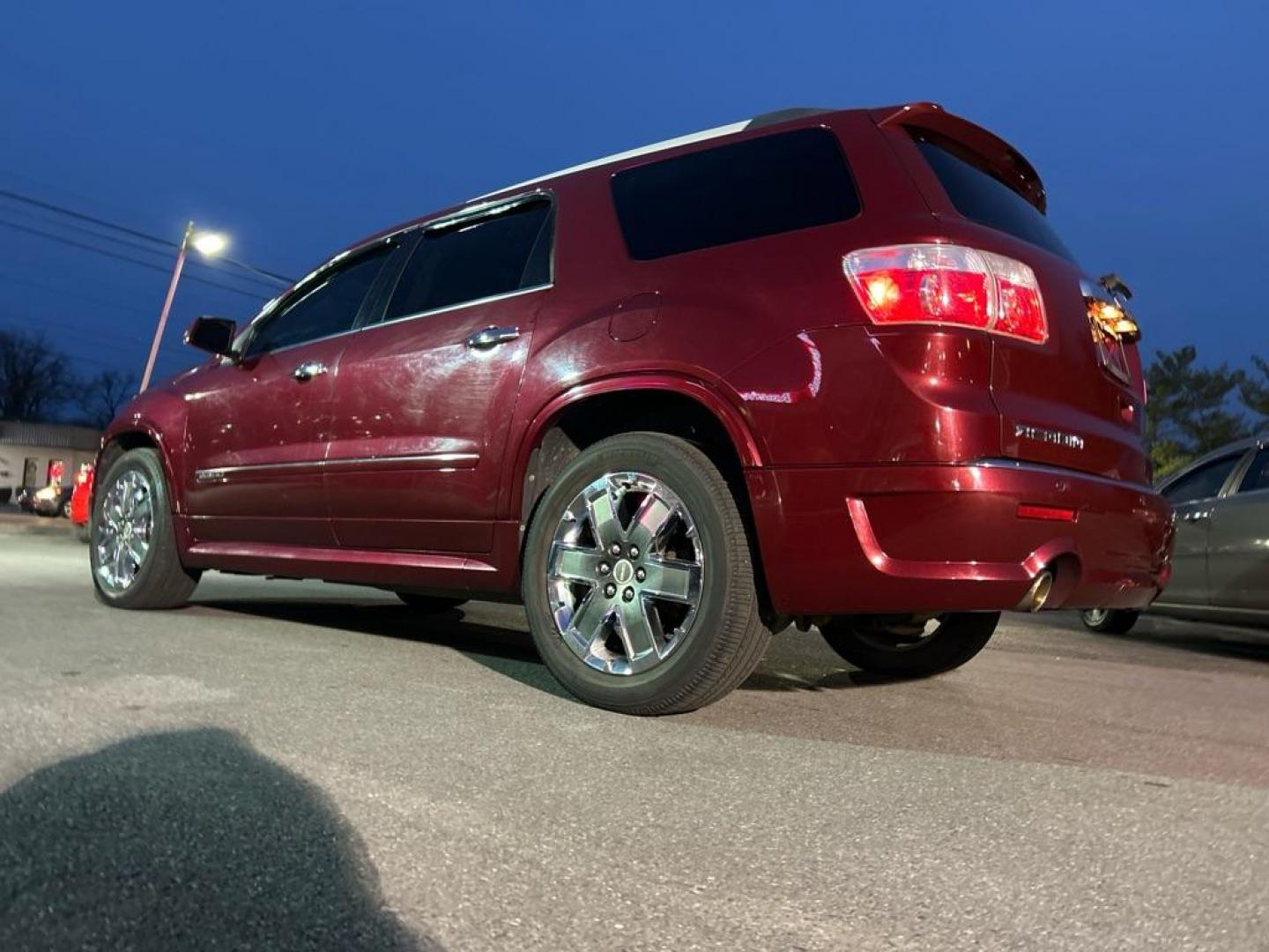 2011 RED GMC ACADIA DENALI (1GKKVTED7BJ) with an 3.6L engine, Automatic transmission, located at 2514 Williamson Rd NE, Roanoke, VA, 24012, (540) 265-7770, 37.294636, -79.936249 - Photo#3