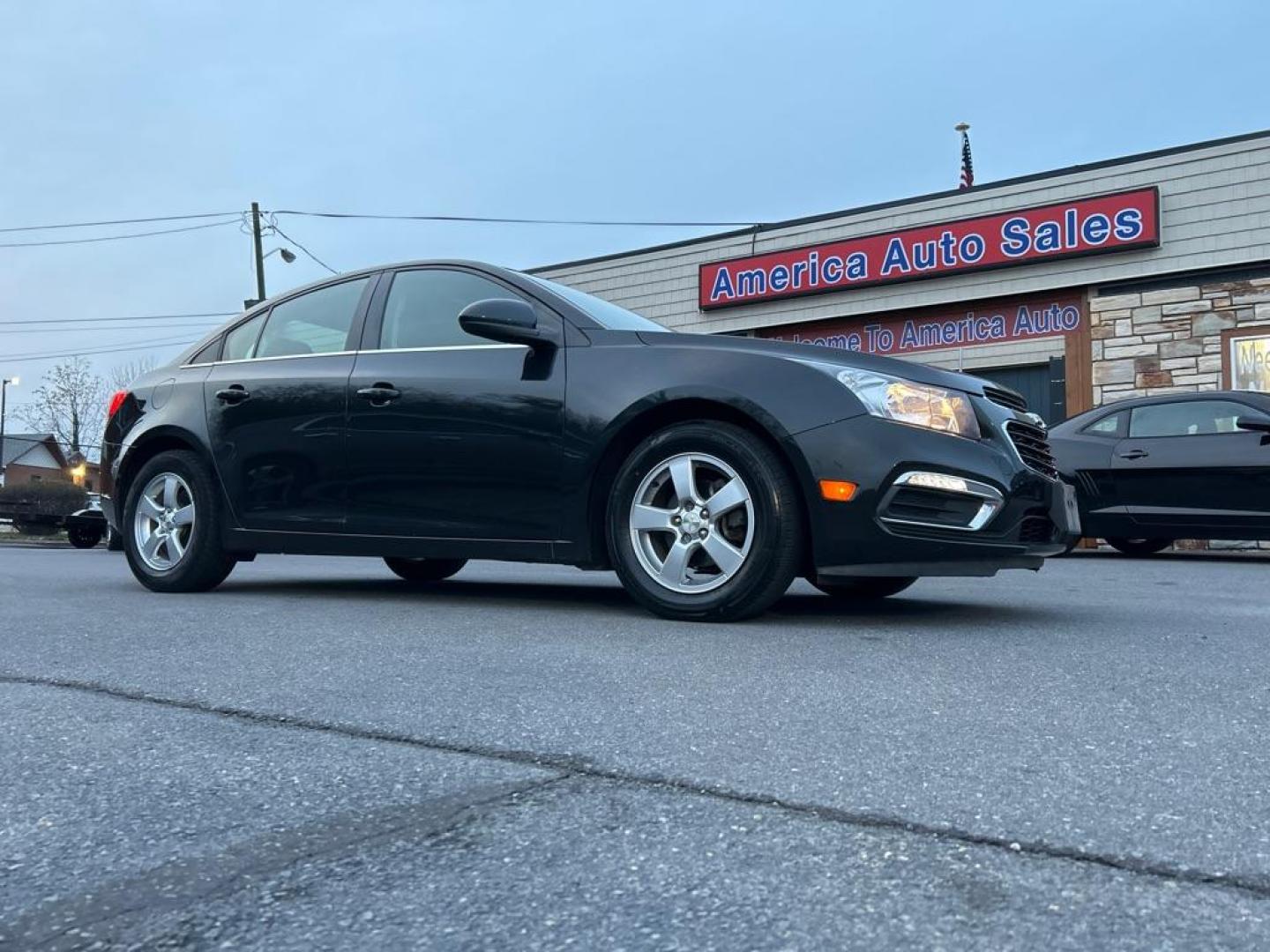 2015 BLACK CHEVROLET CRUZE LT (1G1PC5SB6F7) with an 1.4L engine, Automatic transmission, located at 2514 Williamson Rd NE, Roanoke, VA, 24012, (540) 265-7770, 37.294636, -79.936249 - Photo#0