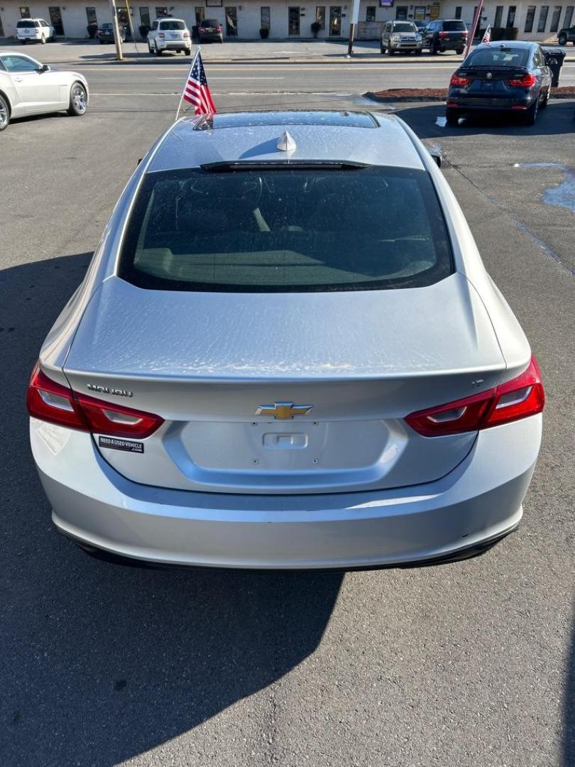 2018 SILVER CHEVROLET MALIBU LT (1G1ZD5ST1JF) with an 1.5L engine, Automatic transmission, located at 2514 Williamson Rd NE, Roanoke, VA, 24012, (540) 265-7770, 37.294636, -79.936249 - Photo#11