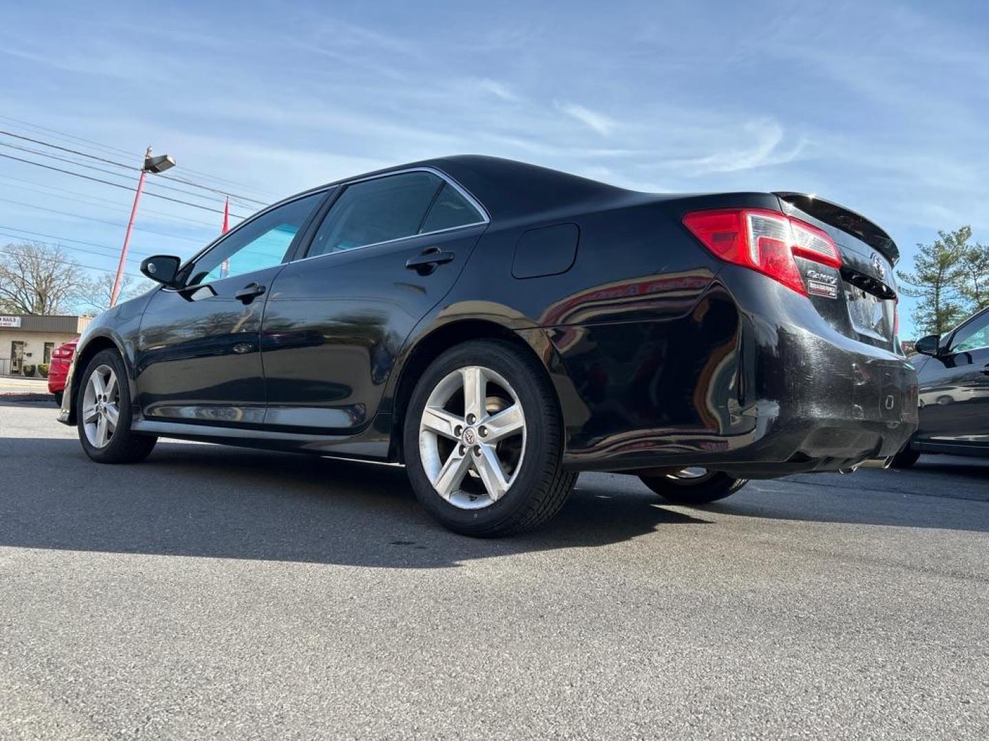 2014 BLACK TOYOTA CAMRY L (4T1BF1FK3EU) with an 2.5L engine, Automatic transmission, located at 2514 Williamson Rd NE, Roanoke, VA, 24012, (540) 265-7770, 37.294636, -79.936249 - NO CREDIT CHECK FINANCING WITH ONLY $2500 DOWN PAYMENT!!!! Check out our website www.needausedvehicle.com for our No Credit Check/ In House Financing options!! No Credit Check Available!!! In House Financing Available!!! All Clean Title Vehicles (no Salvaged or flooded vehicles ever on our lot)! - Photo#1