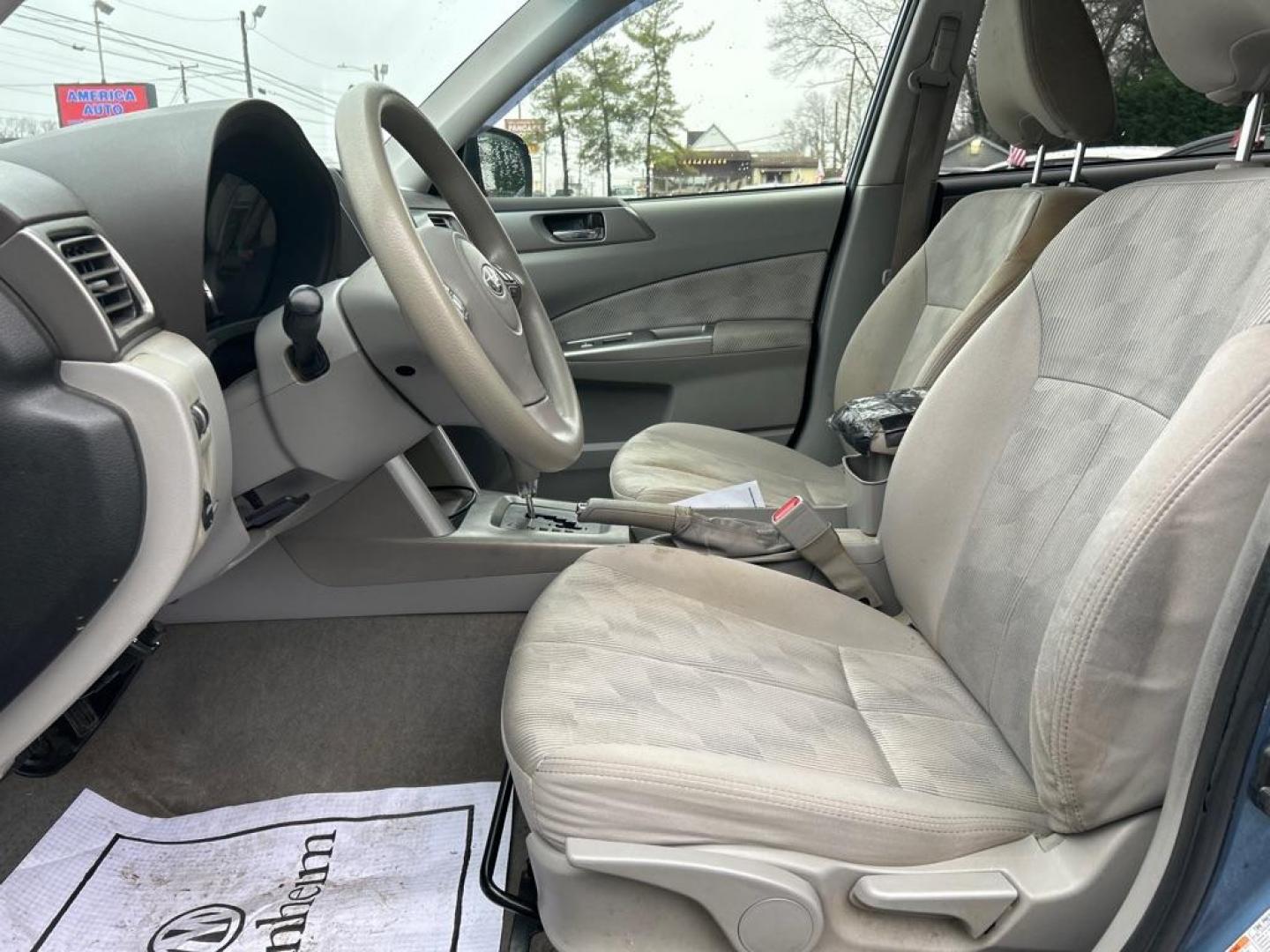 2009 BLUE SUBARU FORESTER 2.5X PREMIUM (JF2SH63649H) with an 2.5L engine, Automatic transmission, located at 2514 Williamson Rd NE, Roanoke, VA, 24012, (540) 265-7770, 37.294636, -79.936249 - NO CREDIT CHECK FINANCING WITH ONLY $2300 DOWN PAYMENT!!!! Check out our website www.needausedvehicle.com for our No Credit Check/ In House Financing options!! No Credit Check Available!!! In House Financing Available!!! All Clean Title Vehicles (no Salvaged or flooded vehicles ever on our lot)! - Photo#6