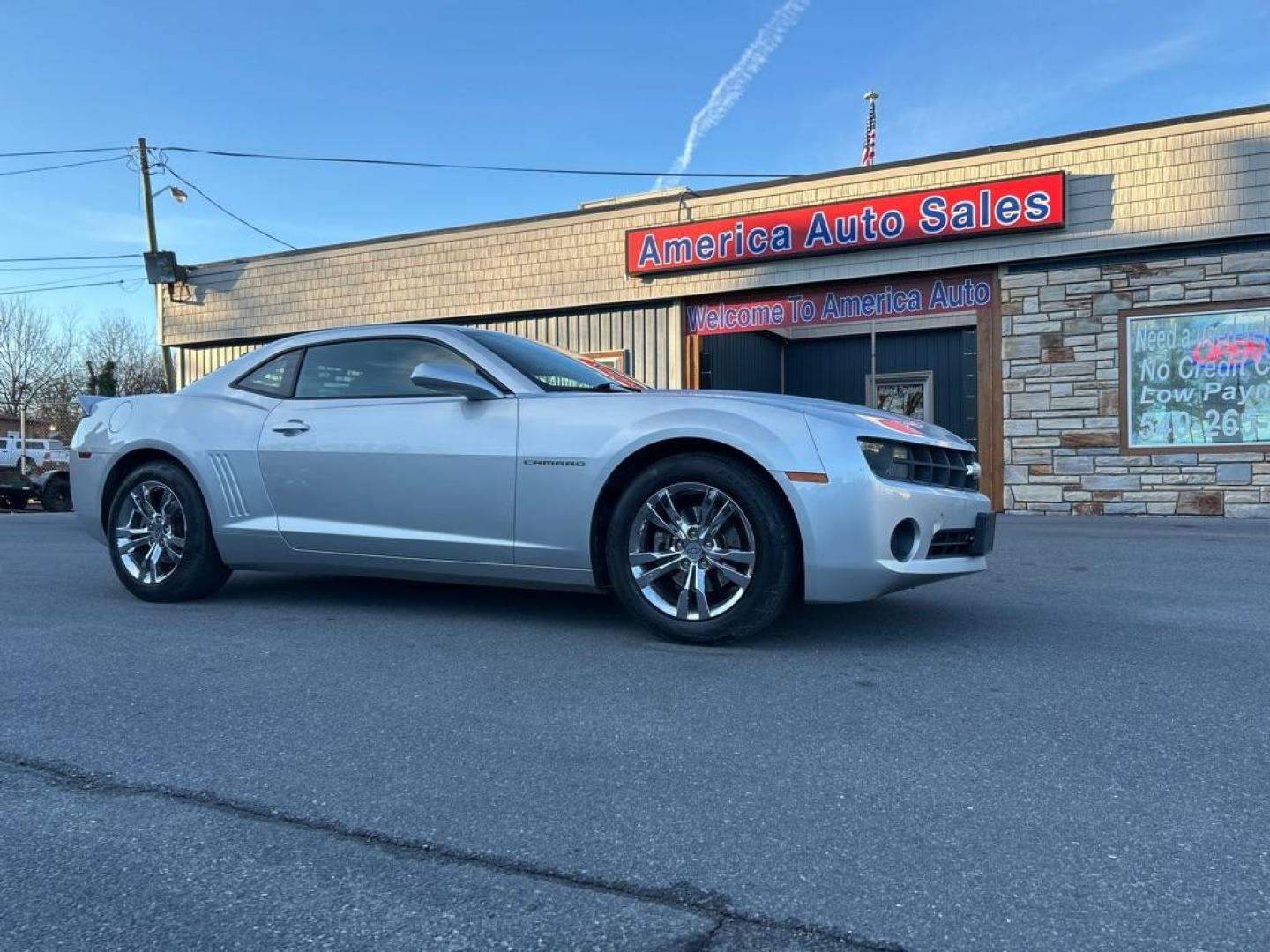 2012 SILVER CHEVROLET CAMARO LS (2G1FE1E3XC9) with an 3.6L engine, 6-Speed Manual transmission, located at 2514 Williamson Rd NE, Roanoke, VA, 24012, (540) 265-7770, 37.294636, -79.936249 - NO CREDIT CHECK FINANCING WITH ONLY $3000 DOWN PAYMENT!!!! Check out our website www.needausedvehicle.com for our No Credit Check/ In House Financing options!! No Credit Check Available!!! In House Financing Available!!! All Clean Title Vehicles (no Salvaged or flooded vehicles ever on our lot)! - Photo#0