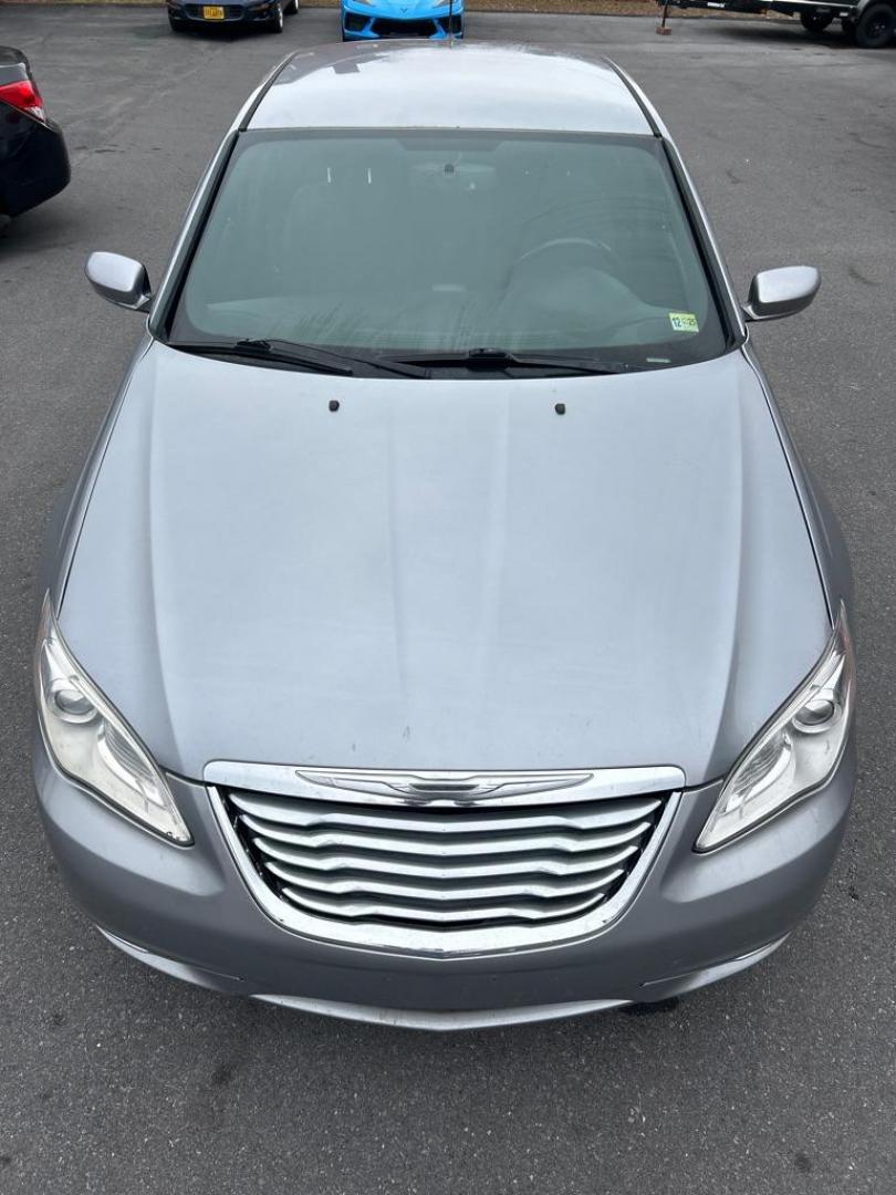 2014 GRAY CHRYSLER 200 TOURING (1C3CCBBB0EN) with an 2.4L engine, Automatic transmission, located at 2514 Williamson Rd NE, Roanoke, VA, 24012, (540) 265-7770, 37.294636, -79.936249 - NO CREDIT CHECK FINANCING WITH ONLY $1800 DOWN PAYMENT!!!! Check out our website www.needausedvehicle.com for our No Credit Check/ In House Financing options!! No Credit Check Available!!! In House Financing Available!!! All Clean Title Vehicles (no Salvaged or flooded vehicles ever on our lot)! - Photo#9