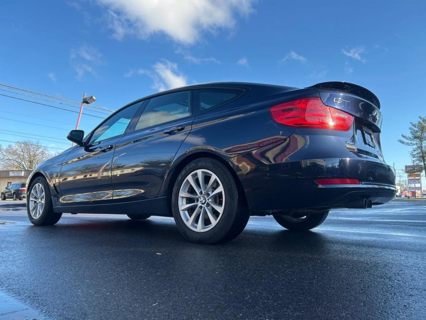 2016 BLUE BMW 328 XIGT SULEV (WBA8Z5C57GG) with an 2.0L engine, Automatic transmission, located at 2514 Williamson Rd NE, Roanoke, VA, 24012, (540) 265-7770, 37.294636, -79.936249 - Photo#1