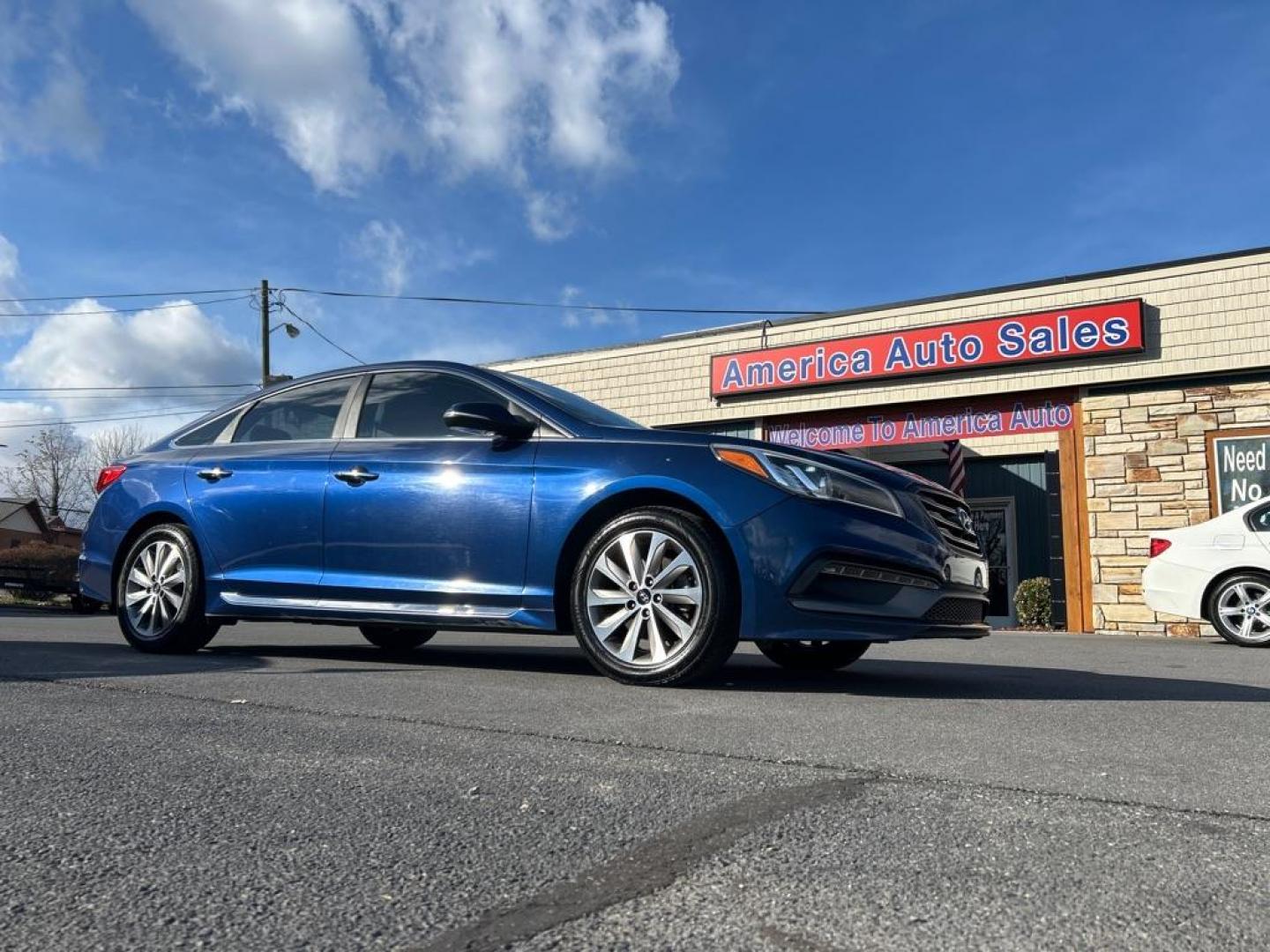 2015 BLUE HYUNDAI SONATA SPORT (5NPE34AF9FH) with an 2.4L engine, Automatic transmission, located at 2514 Williamson Rd NE, Roanoke, VA, 24012, (540) 265-7770, 37.294636, -79.936249 - NO CREDIT CHECK FINANCING WITH ONLY $2700 DOWN PAYMENT!!!! Check out our website www.needausedvehicle.com for our No Credit Check/ In House Financing options!! No Credit Check Available!!! In House Financing Available!!! All Clean Title Vehicles (no Salvaged or flooded vehicles ever on our lot)! - Photo#0