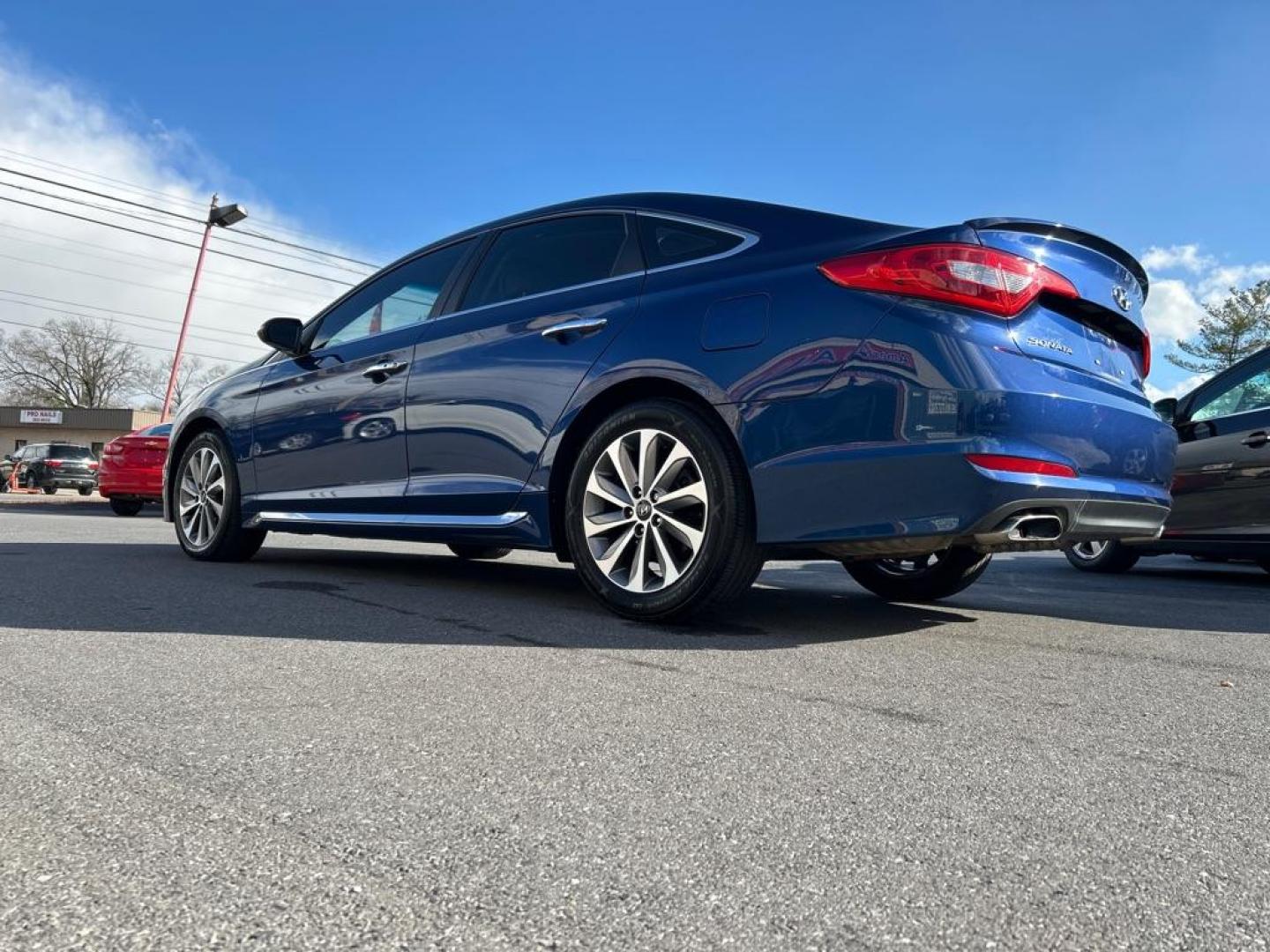 2015 BLUE HYUNDAI SONATA SPORT (5NPE34AF9FH) with an 2.4L engine, Automatic transmission, located at 2514 Williamson Rd NE, Roanoke, VA, 24012, (540) 265-7770, 37.294636, -79.936249 - NO CREDIT CHECK FINANCING WITH ONLY $2700 DOWN PAYMENT!!!! Check out our website www.needausedvehicle.com for our No Credit Check/ In House Financing options!! No Credit Check Available!!! In House Financing Available!!! All Clean Title Vehicles (no Salvaged or flooded vehicles ever on our lot)! - Photo#2