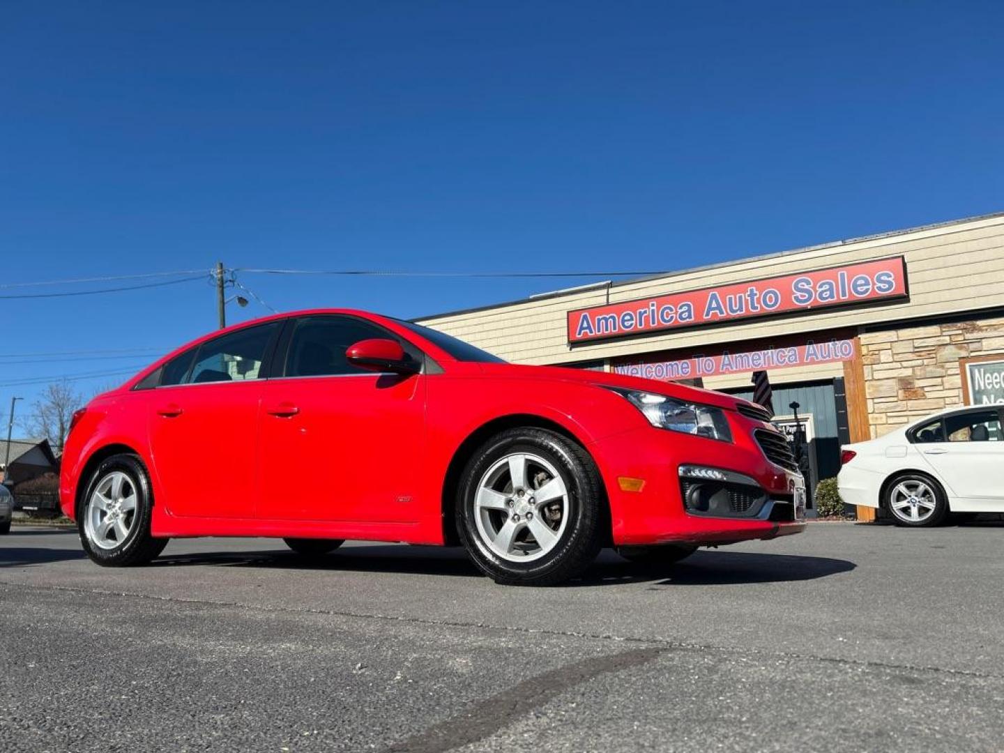 2016 RED CHEVROLET CRUZE LIMITED LT (1G1PE5SB7G7) with an 1.4L engine, Automatic transmission, located at 2514 Williamson Rd NE, Roanoke, VA, 24012, (540) 265-7770, 37.294636, -79.936249 - NO CREDIT CHECK FINANCING WITH ONLY $2400 DOWN PAYMENT!!!! Check out our website www.needausedvehicle.com for our No Credit Check/ In House Financing options!! No Credit Check Available!!! In House Financing Available!!! All Clean Title Vehicles (no Salvaged or flooded vehicles ever on our lot)! - Photo#0