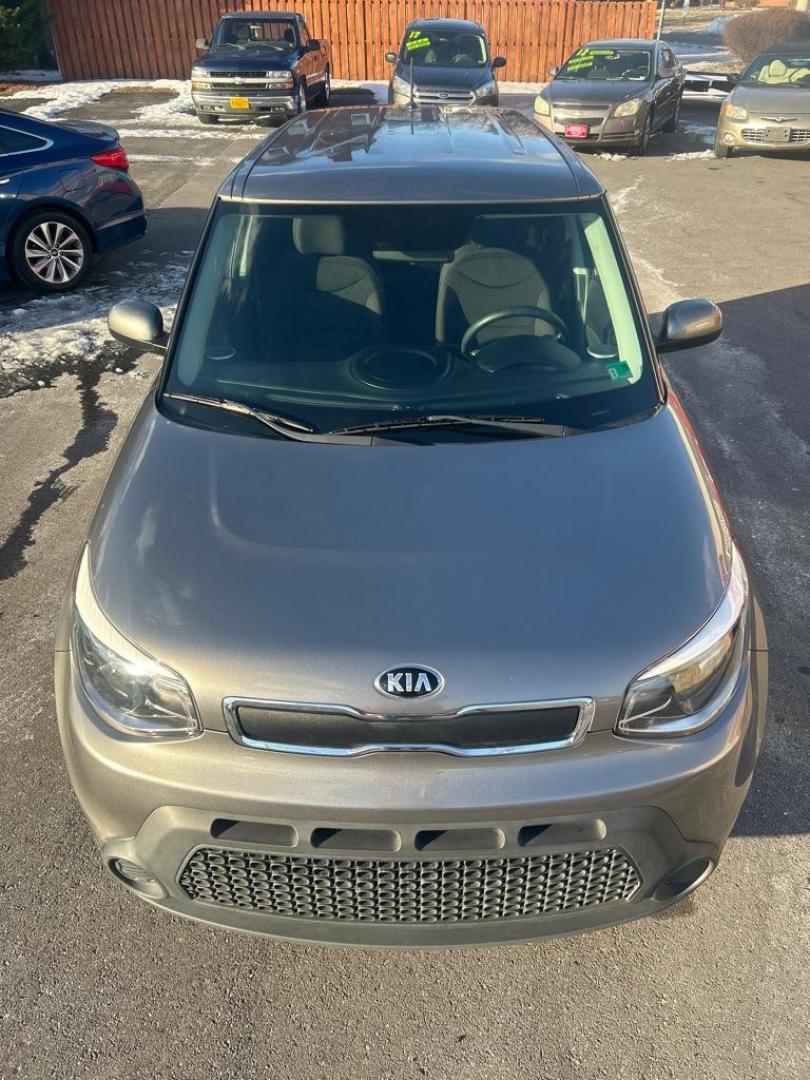 2016 GRAY KIA SOUL 4D Sedan (KNDJN2A2XG7) with an 1.6L engine, Automatic transmission, located at 2514 Williamson Rd NE, Roanoke, VA, 24012, (540) 265-7770, 37.294636, -79.936249 - NO CREDIT CHECK FINANCING WITH ONLY $2500 DOWN PAYMENT!!!! Check out our website www.needausedvehicle.com for our No Credit Check/ In House Financing options!! No Credit Check Available!!! In House Financing Available!!! All Clean Title Vehicles (no Salvaged or flooded vehicles ever on our lot)! - Photo#10