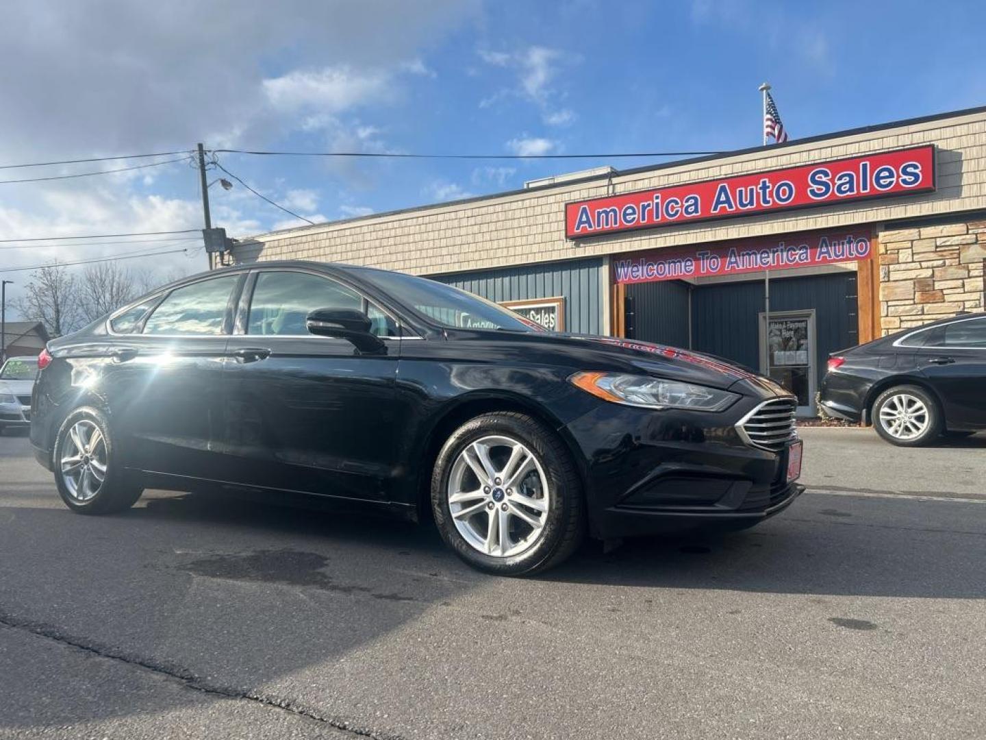 2018 BLACK FORD FUSION SE (3FA6P0HD4JR) with an 1.5L engine, Automatic transmission, located at 2514 Williamson Rd NE, Roanoke, VA, 24012, (540) 265-7770, 37.294636, -79.936249 - NO CREDIT CHECK FINANCING WITH ONLY $2700 DOWN PAYMENT!!!! Check out our website www.needausedvehicle.com for our No Credit Check/ In House Financing options!! No Credit Check Available!!! In House Financing Available!!! All Clean Title Vehicles (no Salvaged or flooded vehicles ever on our lot)! - Photo#0