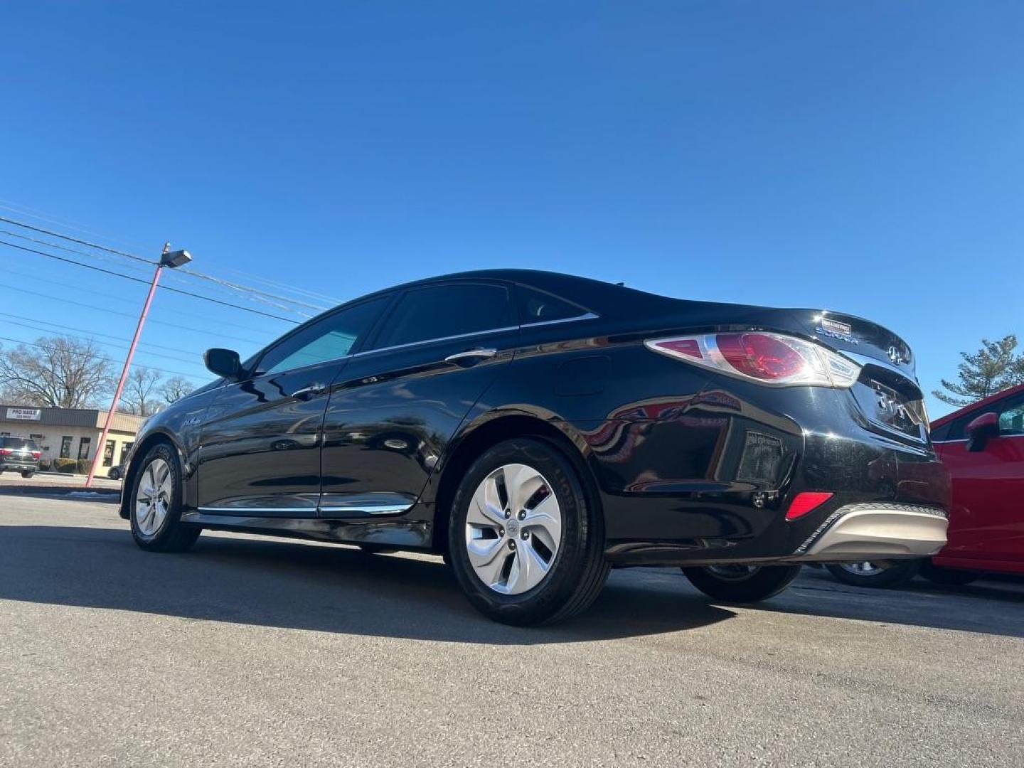 2015 BLACK HYUNDAI SONATA HYBRID (KMHEC4A40FA) with an 2.4L engine, Automatic transmission, located at 2514 Williamson Rd NE, Roanoke, VA, 24012, (540) 265-7770, 37.294636, -79.936249 - NO CREDIT CHECK FINANCING WITH ONLY $2700 DOWN PAYMENT!!!! Check out our website www.needausedvehicle.com for our No Credit Check/ In House Financing options!! No Credit Check Available!!! In House Financing Available!!! All Clean Title Vehicles (no Salvaged or flooded vehicles ever on our lot)! - Photo#1