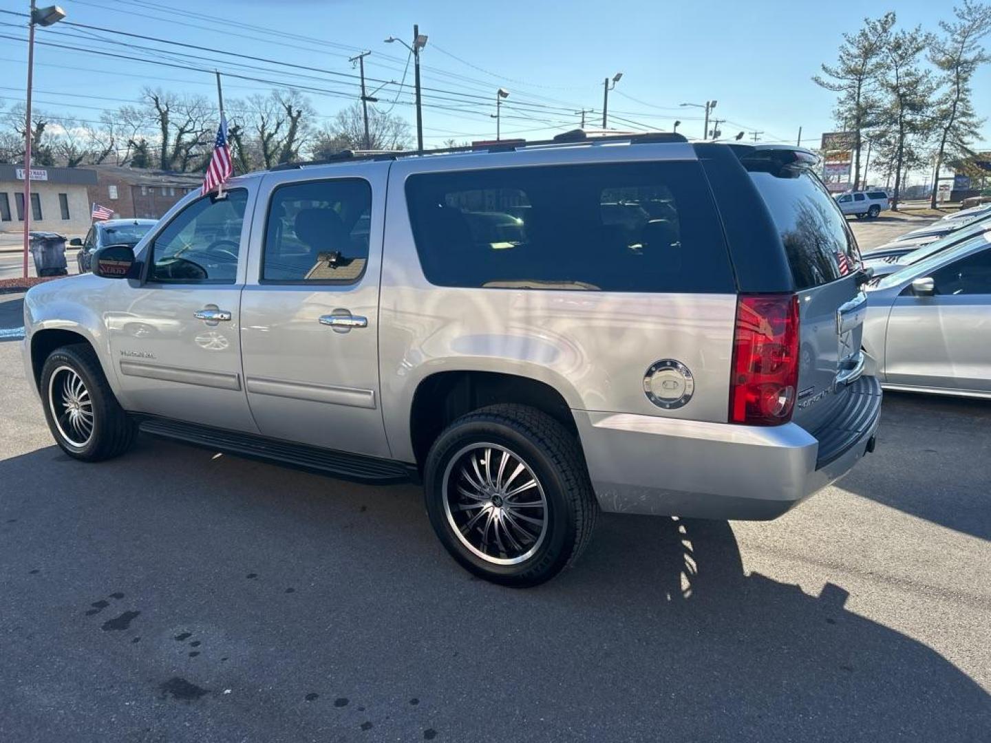 2013 SILVER GMC YUKON XL 1500 SLT (1GKS2KE73DR) with an 5.3L engine, Automatic transmission, located at 2514 Williamson Rd NE, Roanoke, VA, 24012, (540) 265-7770, 37.294636, -79.936249 - NO CREDIT CHECK FINANCING WITH ONLY $3200 DOWN PAYMENT!!!! Check out our website www.needausedvehicle.com for our No Credit Check/ In House Financing options!! No Credit Check Available!!! In House Financing Available!!! All Clean Title Vehicles (no Salvaged or flooded vehicles ever on our lot)! - Photo#1