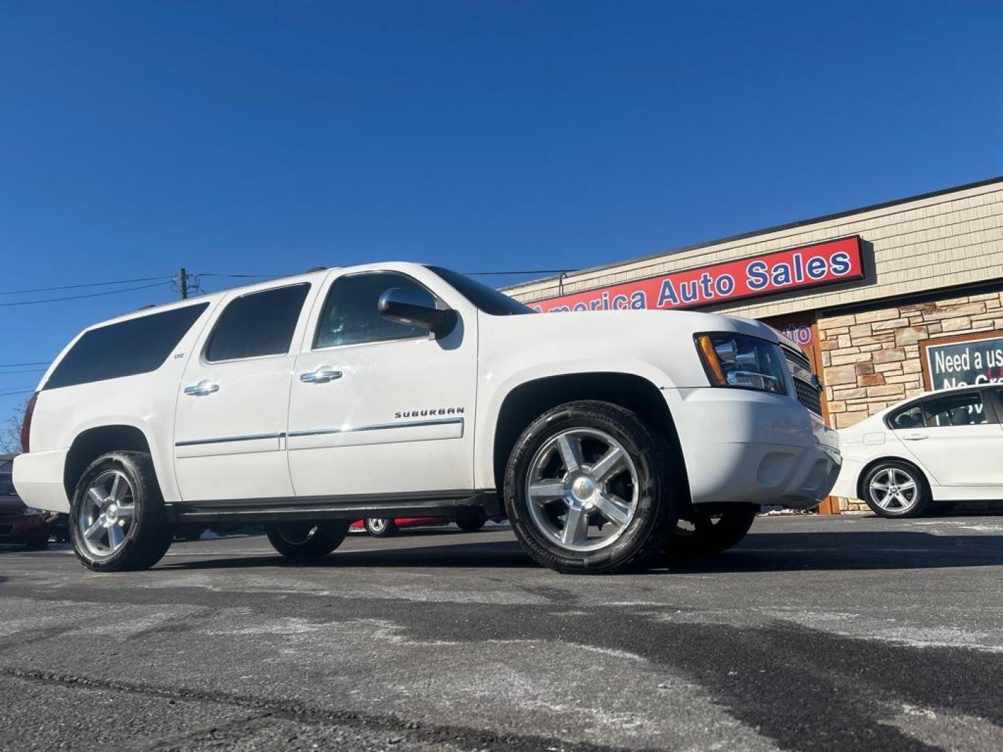 2013 WHITE CHEVROLET SUBURBAN 1500 LTZ (1GNSKKE72DR) with an 5.3L engine, Automatic transmission, located at 2514 Williamson Rd NE, Roanoke, VA, 24012, (540) 265-7770, 37.294636, -79.936249 - NO CREDIT CHECK FINANCING WITH ONLY $4500 DOWN PAYMENT!!!! Check out our website www.needausedvehicle.com for our No Credit Check/ In House Financing options!! No Credit Check Available!!! In House Financing Available!!! All Clean Title Vehicles (no Salvaged or flooded vehicles ever on our lot)! - Photo#0