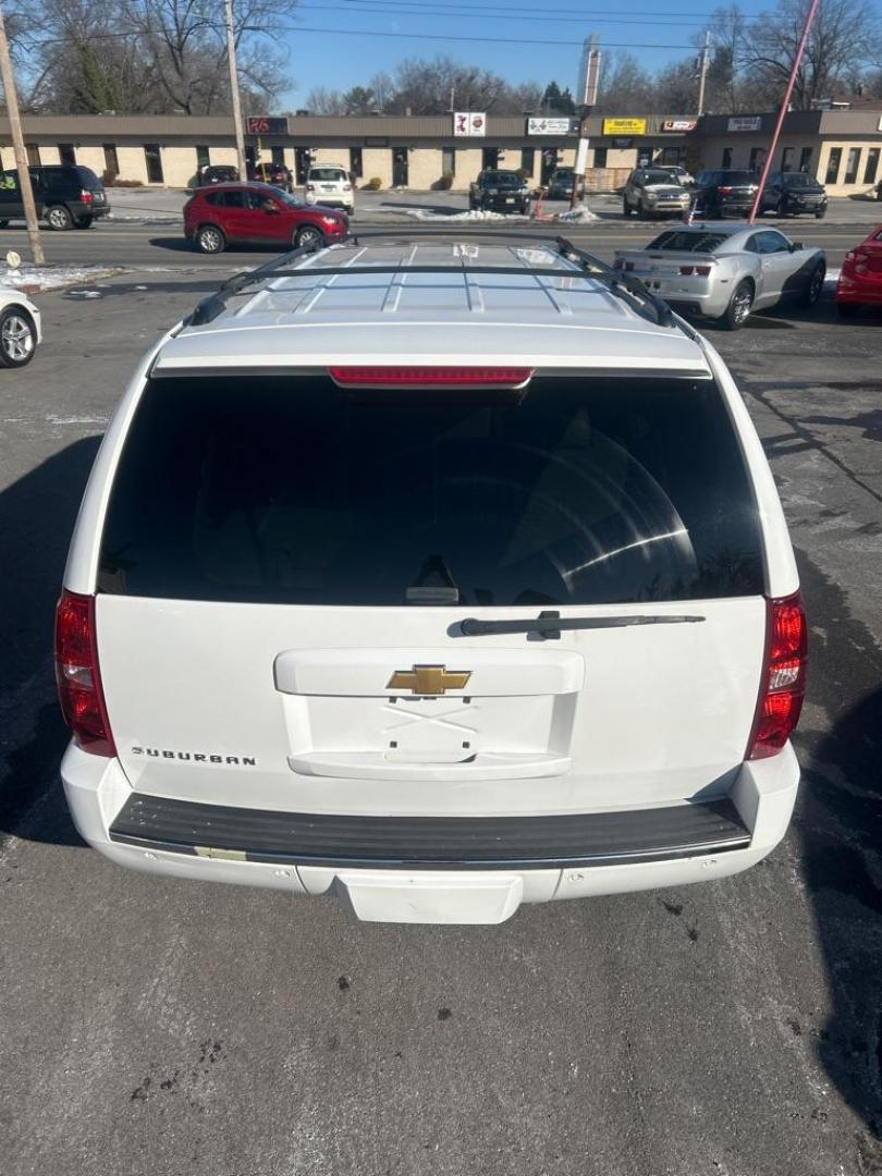 2013 WHITE CHEVROLET SUBURBAN 1500 LTZ (1GNSKKE72DR) with an 5.3L engine, Automatic transmission, located at 2514 Williamson Rd NE, Roanoke, VA, 24012, (540) 265-7770, 37.294636, -79.936249 - NO CREDIT CHECK FINANCING WITH ONLY $4500 DOWN PAYMENT!!!! Check out our website www.needausedvehicle.com for our No Credit Check/ In House Financing options!! No Credit Check Available!!! In House Financing Available!!! All Clean Title Vehicles (no Salvaged or flooded vehicles ever on our lot)! - Photo#11