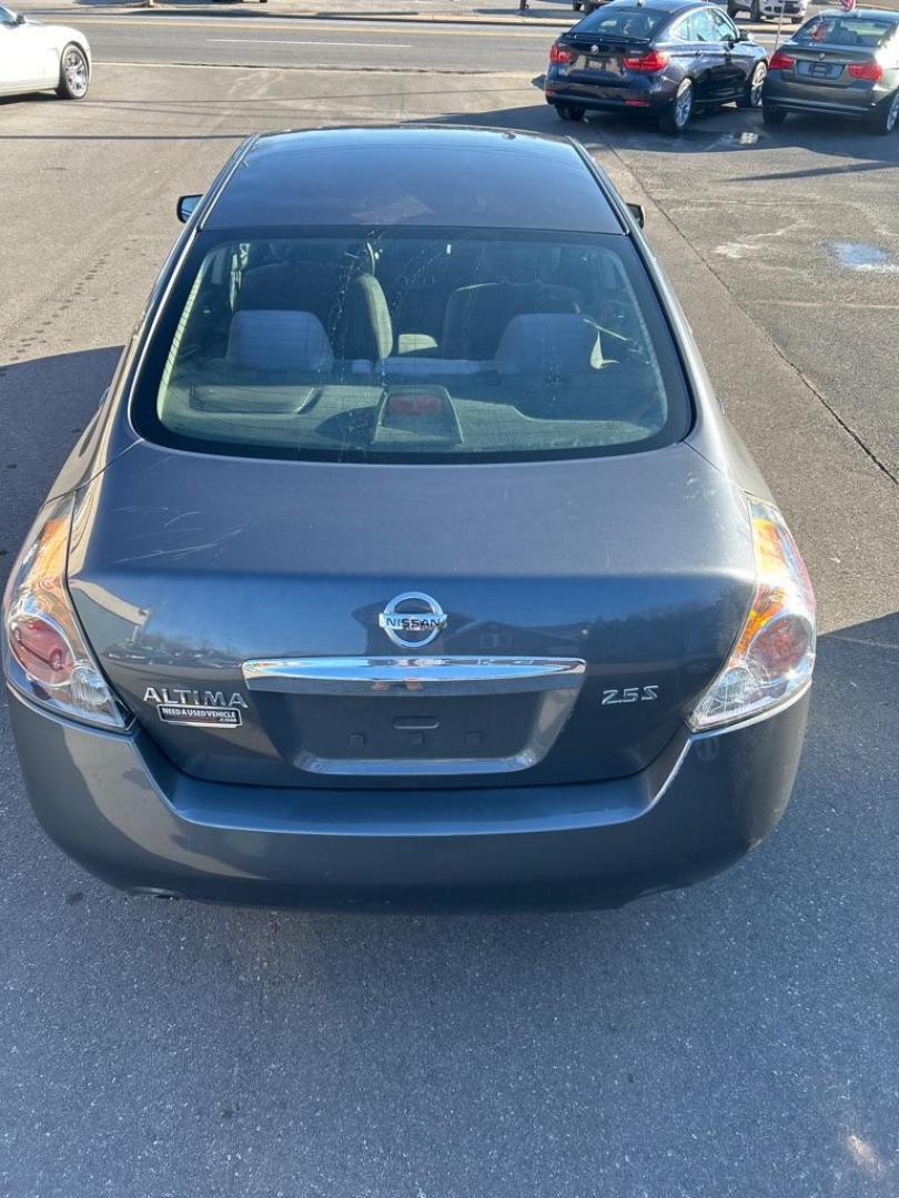 2012 GRAY NISSAN ALTIMA BASE (1N4AL2AP3CC) with an 2.5L engine, Continuously Variable transmission, located at 2514 Williamson Rd NE, Roanoke, VA, 24012, (540) 265-7770, 37.294636, -79.936249 - NO CREDIT CHECK FINANCING WITH ONLY $2000 DOWN PAYMENT!!!! Check out our website www.needausedvehicle.com for our No Credit Check/ In House Financing options!! No Credit Check Available!!! In House Financing Available!!! All Clean Title Vehicles (no Salvaged or flooded vehicles ever on our lot)! - Photo#10