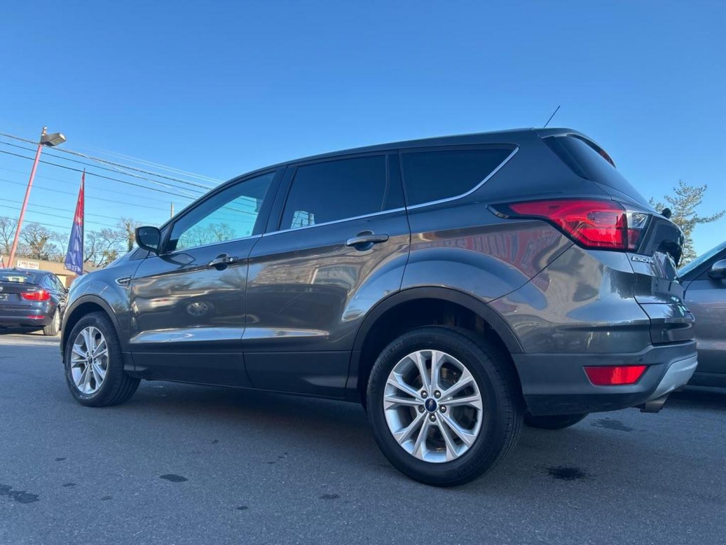 2019 GRAY FORD ESCAPE SE (1FMCU0GD2KU) with an 1.5L engine, Automatic transmission, located at 2514 Williamson Rd NE, Roanoke, VA, 24012, (540) 265-7770, 37.294636, -79.936249 - NO CREDIT CHECK FINANCING WITH ONLY $3700 DOWN PAYMENT!!!! Check out our website www.needausedvehicle.com for our No Credit Check/ In House Financing options!! No Credit Check Available!!! In House Financing Available!!! All Clean Title Vehicles (no Salvaged or flooded vehicles ever on our lot)! - Photo#1