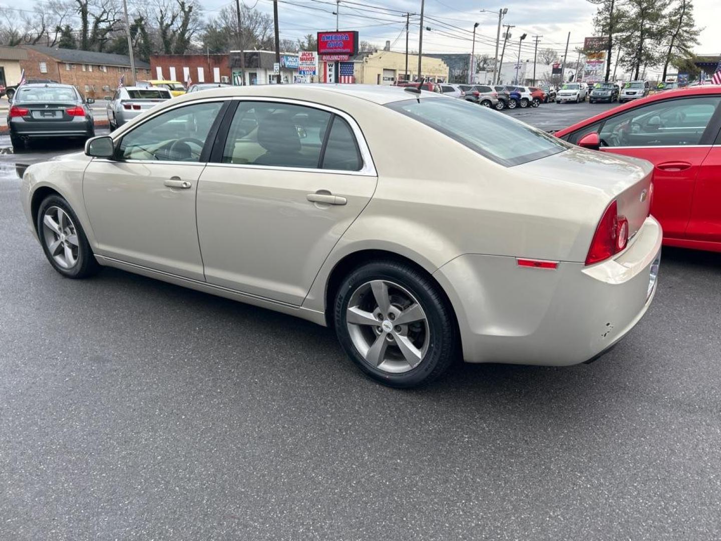 2011 GOLD CHEVROLET MALIBU 1LT (1G1ZC5E10BF) with an 2.4L engine, Automatic transmission, located at 2514 Williamson Rd NE, Roanoke, VA, 24012, (540) 265-7770, 37.294636, -79.936249 - NO CREDIT CHECK FINANCING WITH ONLY $1400 DOWN PAYMENT!!!! Check out our website www.needausedvehicle.com for our No Credit Check/ In House Financing options!! No Credit Check Available!!! In House Financing Available!!! All Clean Title Vehicles (no Salvaged or flooded vehicles ever on our lot)! - Photo#1