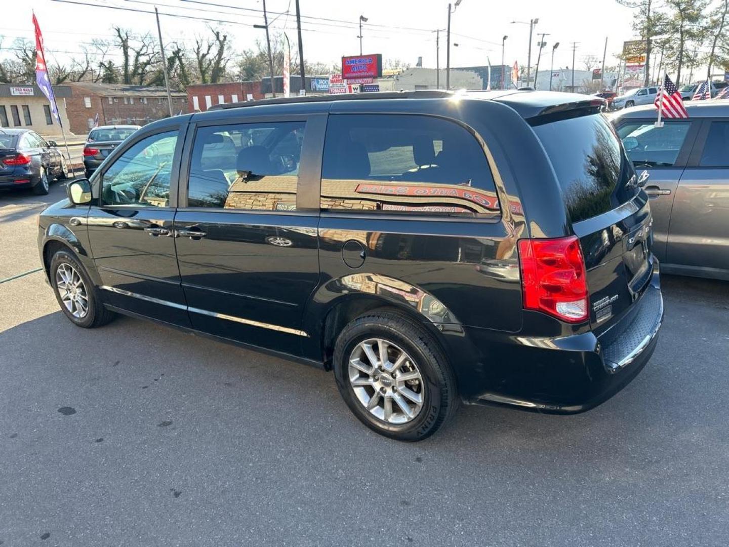 2011 BLACK DODGE GRAND CARAVAN R/T (2D4RN7DG6BR) with an 3.6L engine, Automatic transmission, located at 2514 Williamson Rd NE, Roanoke, VA, 24012, (540) 265-7770, 37.294636, -79.936249 - NO CREDIT CHECK FINANCING WITH ONLY $1800 DOWN PAYMENT!!!! Check out our website www.needausedvehicle.com for our No Credit Check/ In House Financing options!! No Credit Check Available!!! In House Financing Available!!! All Clean Title Vehicles (no Salvaged or flooded vehicles ever on our lot)! - Photo#1