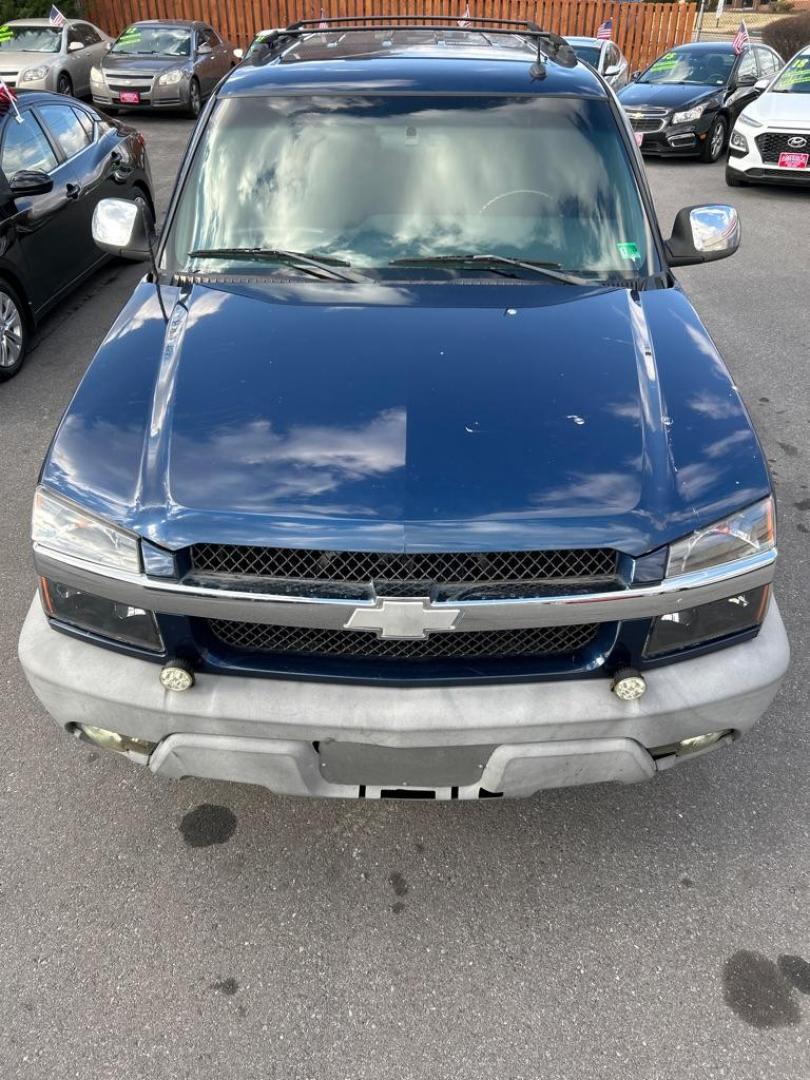 2002 BLUE CHEVROLET AVALANCHE 1500 (3GNEK13T02G) with an 5.3L engine, Automatic transmission, located at 2514 Williamson Rd NE, Roanoke, VA, 24012, (540) 265-7770, 37.294636, -79.936249 - NO CREDIT CHECK FINANCING WITH ONLY $2300 DOWN PAYMENT!!!! Check out our website www.needausedvehicle.com for our No Credit Check/ In House Financing options!! No Credit Check Available!!! In House Financing Available!!! All Clean Title Vehicles (no Salvaged or flooded vehicles ever on our lot)! - Photo#10