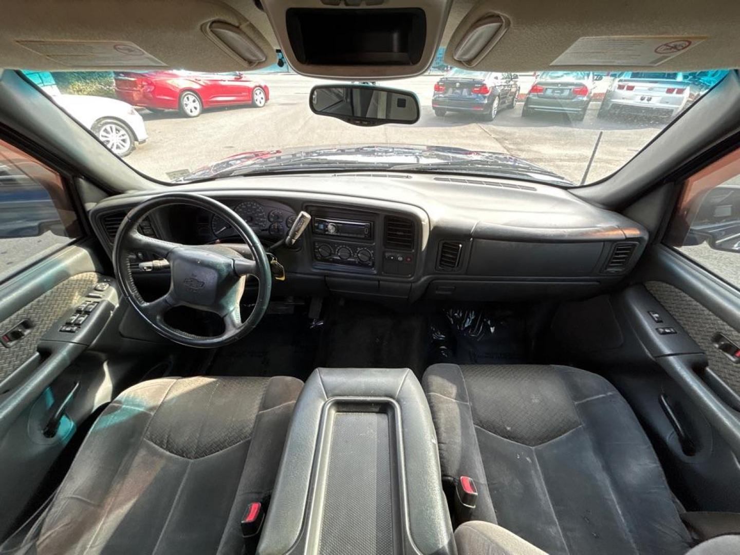 2002 BLUE CHEVROLET AVALANCHE 1500 (3GNEK13T02G) with an 5.3L engine, Automatic transmission, located at 2514 Williamson Rd NE, Roanoke, VA, 24012, (540) 265-7770, 37.294636, -79.936249 - NO CREDIT CHECK FINANCING WITH ONLY $2300 DOWN PAYMENT!!!! Check out our website www.needausedvehicle.com for our No Credit Check/ In House Financing options!! No Credit Check Available!!! In House Financing Available!!! All Clean Title Vehicles (no Salvaged or flooded vehicles ever on our lot)! - Photo#4