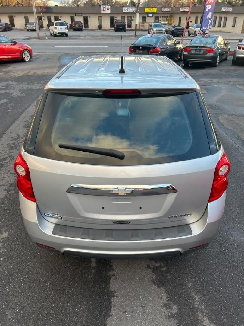 2011 SILVER CHEVROLET EQUINOX LS (2CNFLCEC7B6) with an 2.4L engine, Automatic transmission, located at 2514 Williamson Rd NE, Roanoke, VA, 24012, (540) 265-7770, 37.294636, -79.936249 - NO CREDIT CHECK FINANCING WITH ONLY $2500 DOWN PAYMENT!!!! Check out our website www.needausedvehicle.com for our No Credit Check/ In House Financing options!! No Credit Check Available!!! In House Financing Available!!! All Clean Title Vehicles (no Salvaged or flooded vehicles ever on our lot)! - Photo#11