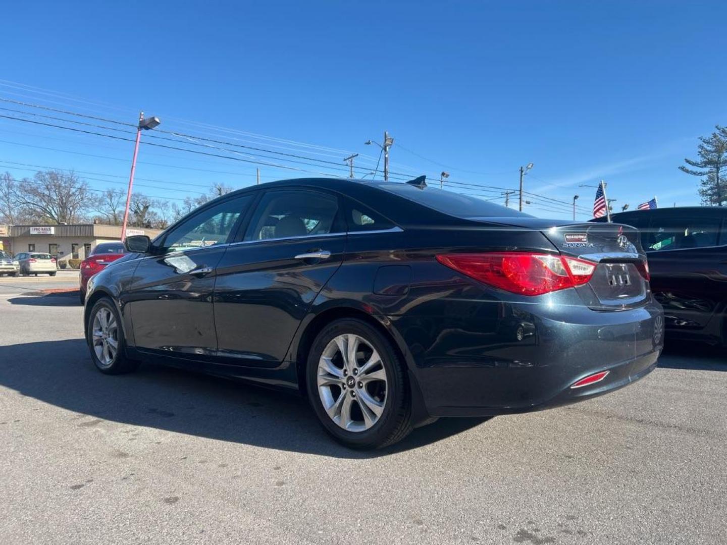 2012 BLUE HYUNDAI SONATA SE (5NPEC4AC9CH) with an 2.4L engine, Automatic transmission, located at 2514 Williamson Rd NE, Roanoke, VA, 24012, (540) 265-7770, 37.294636, -79.936249 - NO CREDIT CHECK FINANCING WITH ONLY $2000 DOWN PAYMENT!!!! Check out our website www.needausedvehicle.com for our No Credit Check/ In House Financing options!! No Credit Check Available!!! In House Financing Available!!! All Clean Title Vehicles (no Salvaged or flooded vehicles ever on our lot)! - Photo#1