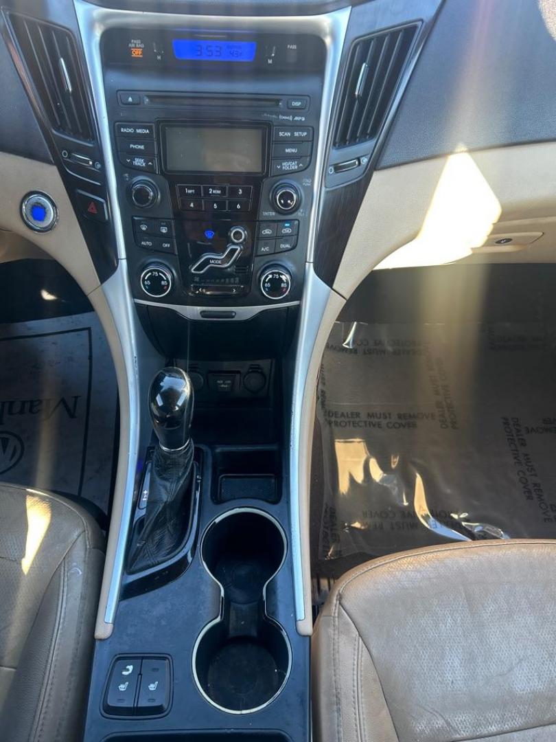 2012 BLUE HYUNDAI SONATA SE (5NPEC4AC9CH) with an 2.4L engine, Automatic transmission, located at 2514 Williamson Rd NE, Roanoke, VA, 24012, (540) 265-7770, 37.294636, -79.936249 - Photo#4