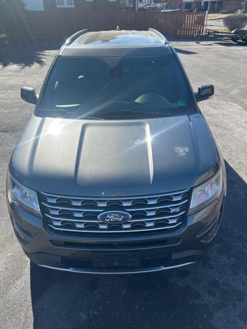 2016 GRAY FORD EXPLORER LIMITED (1FM5K8F8XGG) with an 3.5L engine, Automatic transmission, located at 2514 Williamson Rd NE, Roanoke, VA, 24012, (540) 265-7770, 37.294636, -79.936249 - NO CREDIT CHECK FINANCING WITH ONLY $4200 DOWN PAYMENT!!!! Check out our website www.needausedvehicle.com for our No Credit Check/ In House Financing options!! No Credit Check Available!!! In House Financing Available!!! All Clean Title Vehicles (no Salvaged or flooded vehicles ever on our lot)! - Photo#10