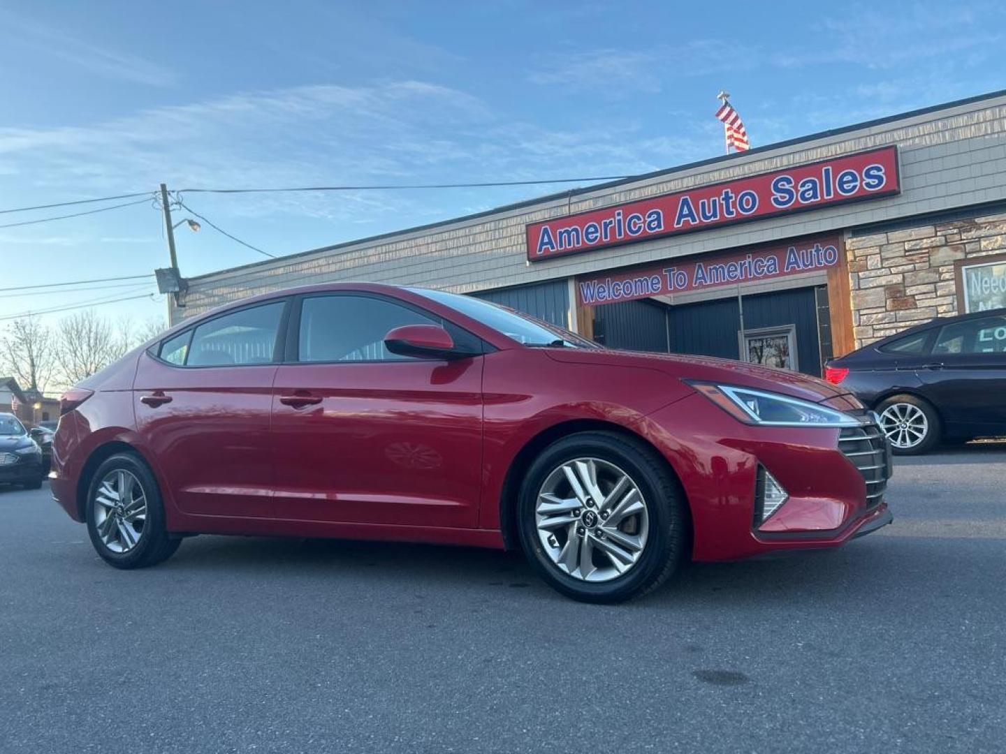 2019 RED HYUNDAI ELANTRA SEL (5NPD84LF0KH) with an 2.0L engine, Automatic transmission, located at 2514 Williamson Rd NE, Roanoke, VA, 24012, (540) 265-7770, 37.294636, -79.936249 - NO CREDIT CHECK FINANCING WITH ONLY $3300 DOWN PAYMENT!!!! Check out our website www.needausedvehicle.com for our No Credit Check/ In House Financing options!! No Credit Check Available!!! In House Financing Available!!! All Clean Title Vehicles (no Salvaged or flooded vehicles ever on our lot)! - Photo#0