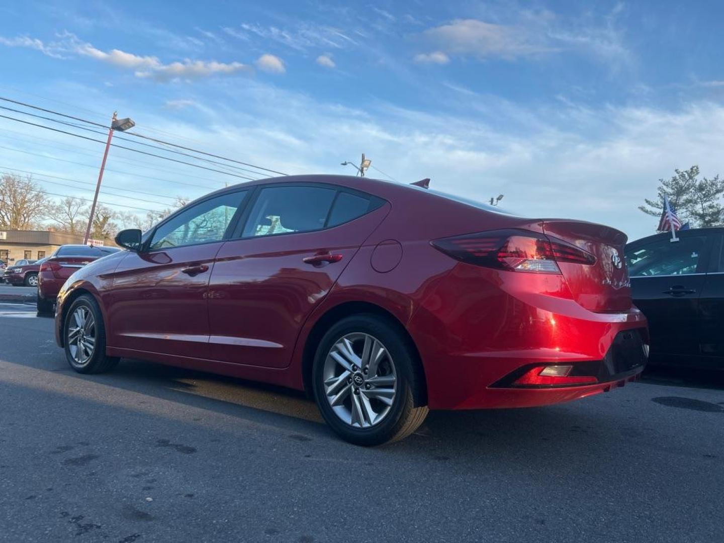 2019 RED HYUNDAI ELANTRA SEL (5NPD84LF0KH) with an 2.0L engine, Automatic transmission, located at 2514 Williamson Rd NE, Roanoke, VA, 24012, (540) 265-7770, 37.294636, -79.936249 - NO CREDIT CHECK FINANCING WITH ONLY $3300 DOWN PAYMENT!!!! Check out our website www.needausedvehicle.com for our No Credit Check/ In House Financing options!! No Credit Check Available!!! In House Financing Available!!! All Clean Title Vehicles (no Salvaged or flooded vehicles ever on our lot)! - Photo#1