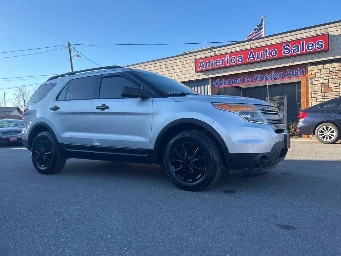 2014 SILVER FORD EXPLORER (1FM5K8B85EG) with an 3.5L engine, Automatic transmission, located at 2514 Williamson Rd NE, Roanoke, VA, 24012, (540) 265-7770, 37.294636, -79.936249 - NO CREDIT CHECK FINANCING WITH ONLY $3000 DOWN PAYMENT!!!! Check out our website www.needausedvehicle.com for our No Credit Check/ In House Financing options!! No Credit Check Available!!! In House Financing Available!!! All Clean Title Vehicles (no Salvaged or flooded vehicles ever on our lot)! - Photo#0