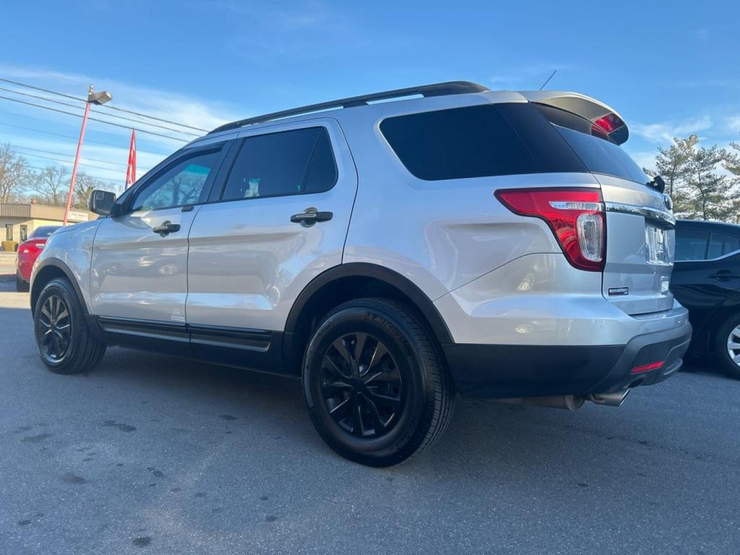 2014 SILVER FORD EXPLORER (1FM5K8B85EG) with an 3.5L engine, Automatic transmission, located at 2514 Williamson Rd NE, Roanoke, VA, 24012, (540) 265-7770, 37.294636, -79.936249 - NO CREDIT CHECK FINANCING WITH ONLY $3000 DOWN PAYMENT!!!! Check out our website www.needausedvehicle.com for our No Credit Check/ In House Financing options!! No Credit Check Available!!! In House Financing Available!!! All Clean Title Vehicles (no Salvaged or flooded vehicles ever on our lot)! - Photo#1