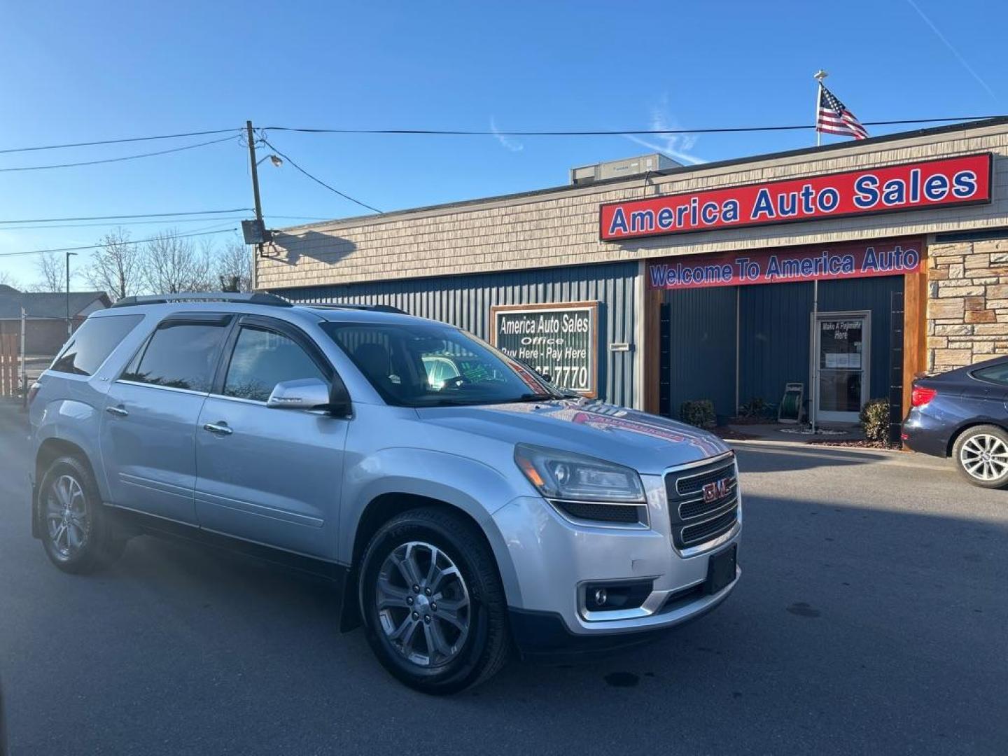 2016 SILVER GMC ACADIA SLT-1 (1GKKVRKD7GJ) with an 3.6L engine, Automatic transmission, located at 2514 Williamson Rd NE, Roanoke, VA, 24012, (540) 265-7770, 37.294636, -79.936249 - Photo#0