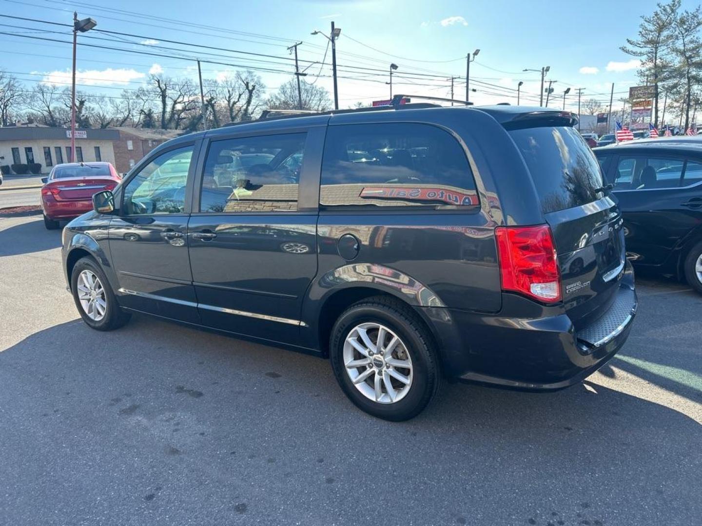 2014 GRAY DODGE GRAND CARAVAN SXT (2C4RDGCG0ER) with an 3.6L engine, Automatic transmission, located at 2514 Williamson Rd NE, Roanoke, VA, 24012, (540) 265-7770, 37.294636, -79.936249 - NO CREDIT CHECK FINANCING WITH ONLY $1800 DOWN PAYMENT!!!! Check out our website www.needausedvehicle.com for our No Credit Check/ In House Financing options!! No Credit Check Available!!! In House Financing Available!!! All Clean Title Vehicles (no Salvaged or flooded vehicles ever on our lot)! - Photo#1