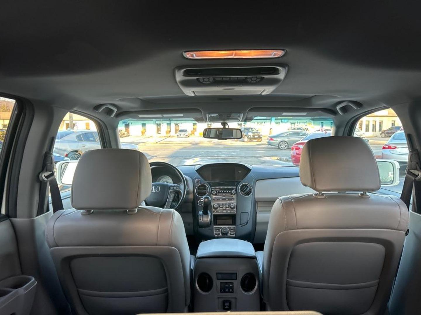 2014 WHITE HONDA PILOT TOURING (5FNYF4H93EB) with an 3.5L engine, Automatic transmission, located at 2514 Williamson Rd NE, Roanoke, VA, 24012, (540) 265-7770, 37.294636, -79.936249 - NO CREDIT CHECK FINANCING WITH ONLY $2500 DOWN PAYMENT!!!! Check out our website www.needausedvehicle.com for our No Credit Check/ In House Financing options!! No Credit Check Available!!! In House Financing Available!!! All Clean Title Vehicles (no Salvaged or flooded vehicles ever on our lot)! - Photo#7