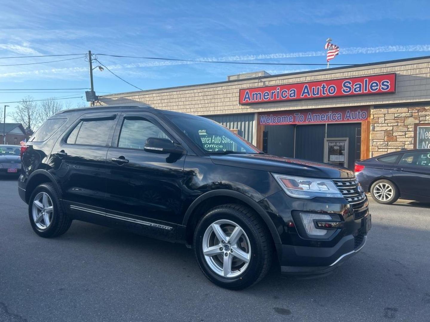 2017 BLACK FORD EXPLORER XLT (1FM5K8DH9HG) with an 2.3L engine, Automatic transmission, located at 2514 Williamson Rd NE, Roanoke, VA, 24012, (540) 265-7770, 37.294636, -79.936249 - NO CREDIT CHECK FINANCING WITH ONLY $4500 DOWN PAYMENT!!!! Check out our website www.needausedvehicle.com for our No Credit Check/ In House Financing options!! No Credit Check Available!!! In House Financing Available!!! All Clean Title Vehicles (no Salvaged or flooded vehicles ever on our lot)! - Photo#0