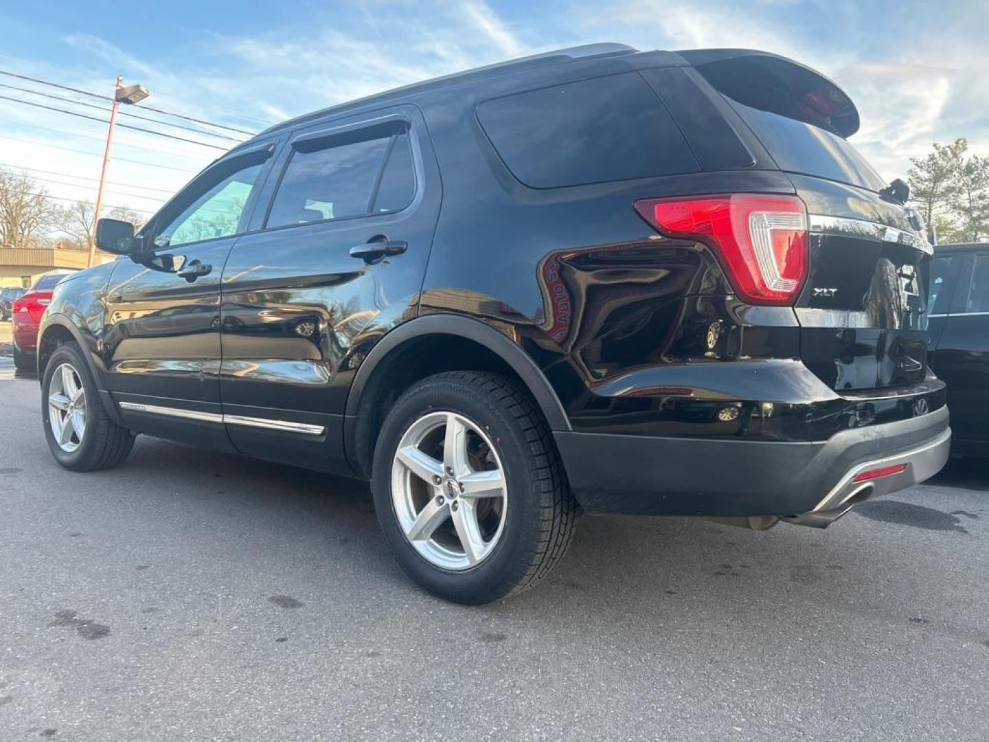 2017 BLACK FORD EXPLORER XLT (1FM5K8DH9HG) with an 2.3L engine, Automatic transmission, located at 2514 Williamson Rd NE, Roanoke, VA, 24012, (540) 265-7770, 37.294636, -79.936249 - NO CREDIT CHECK FINANCING WITH ONLY $4500 DOWN PAYMENT!!!! Check out our website www.needausedvehicle.com for our No Credit Check/ In House Financing options!! No Credit Check Available!!! In House Financing Available!!! All Clean Title Vehicles (no Salvaged or flooded vehicles ever on our lot)! - Photo#1