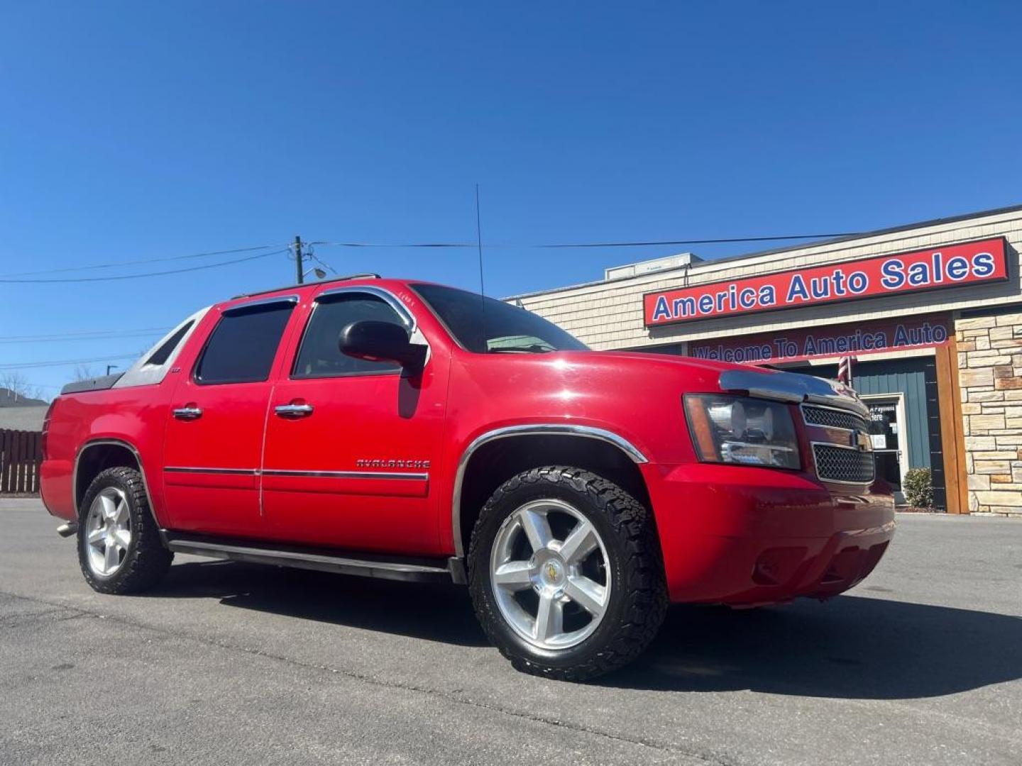 2010 RED CHEVROLET AVALANCHE LTZ (3GNVKGE04AG) with an 5.3L engine, Automatic transmission, located at 2514 Williamson Rd NE, Roanoke, VA, 24012, (540) 265-7770, 37.294636, -79.936249 - NO CREDIT CHECK FINANCING WITH ONLY $3000 DOWN PAYMENT!!!! Check out our website www.needausedvehicle.com for our No Credit Check/ In House Financing options!! No Credit Check Available!!! In House Financing Available!!! All Clean Title Vehicles (no Salvaged or flooded vehicles ever on our lot)! - Photo#0